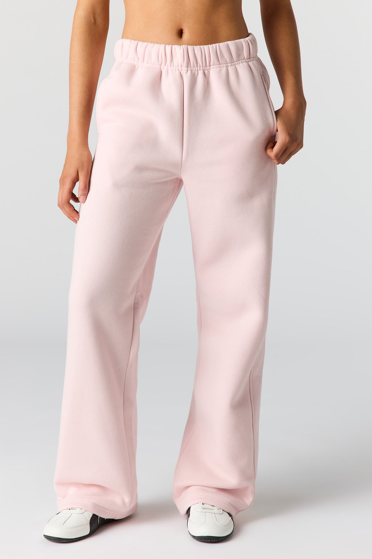 Alt View 2. Luxe Fleece Baggy Sweatpant - Light Pink