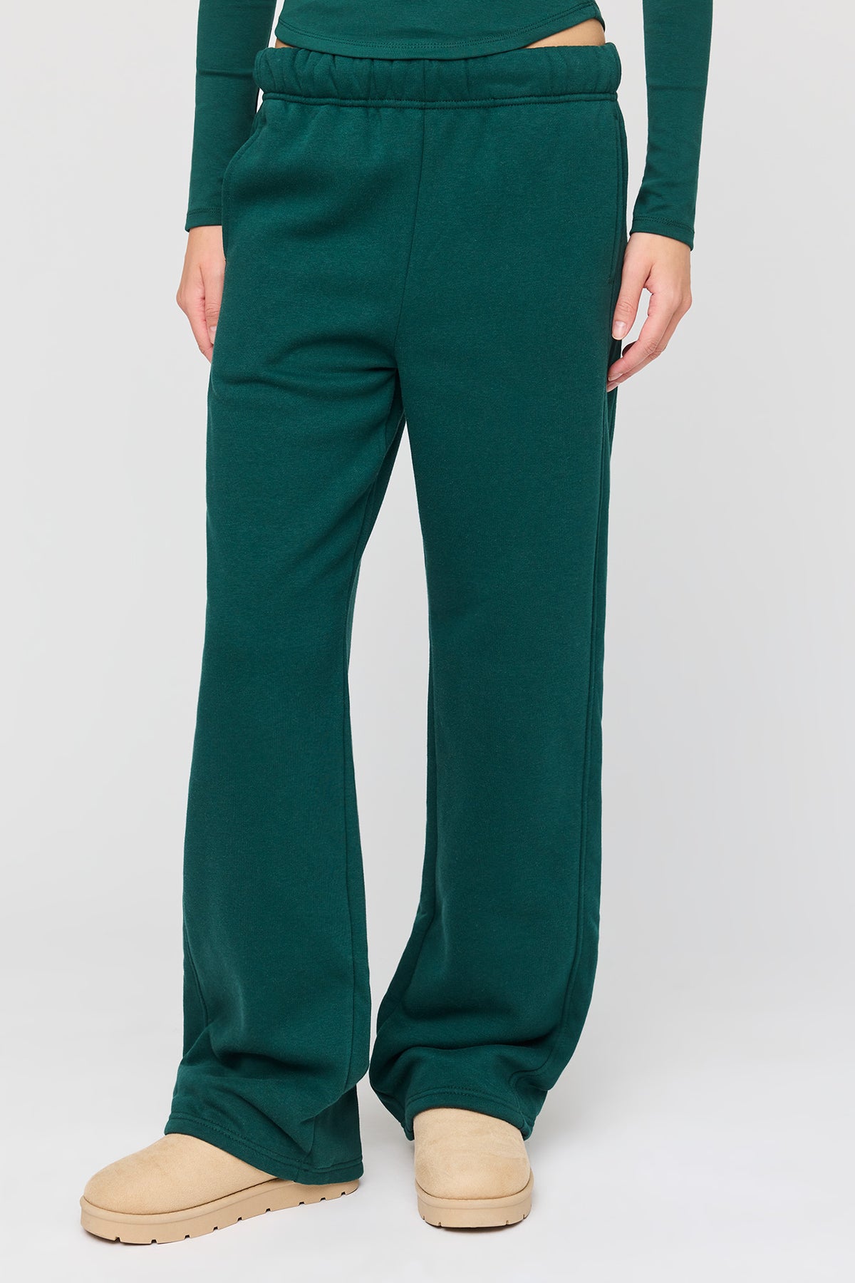 Alt View 2. Luxe Fleece Baggy Sweatpant - Green