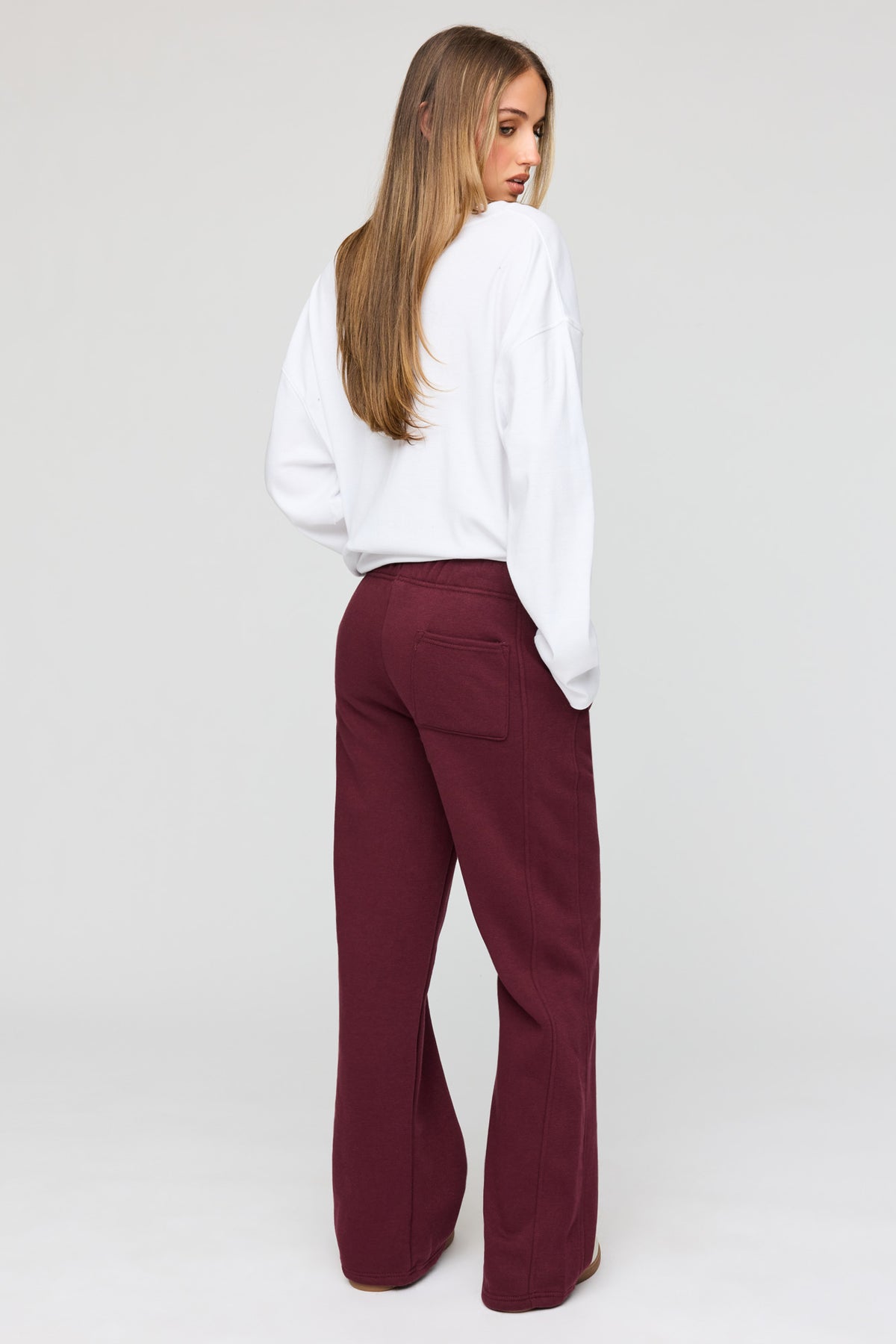 Alt View 3. Luxe Fleece Baggy Sweatpant - Burgundy