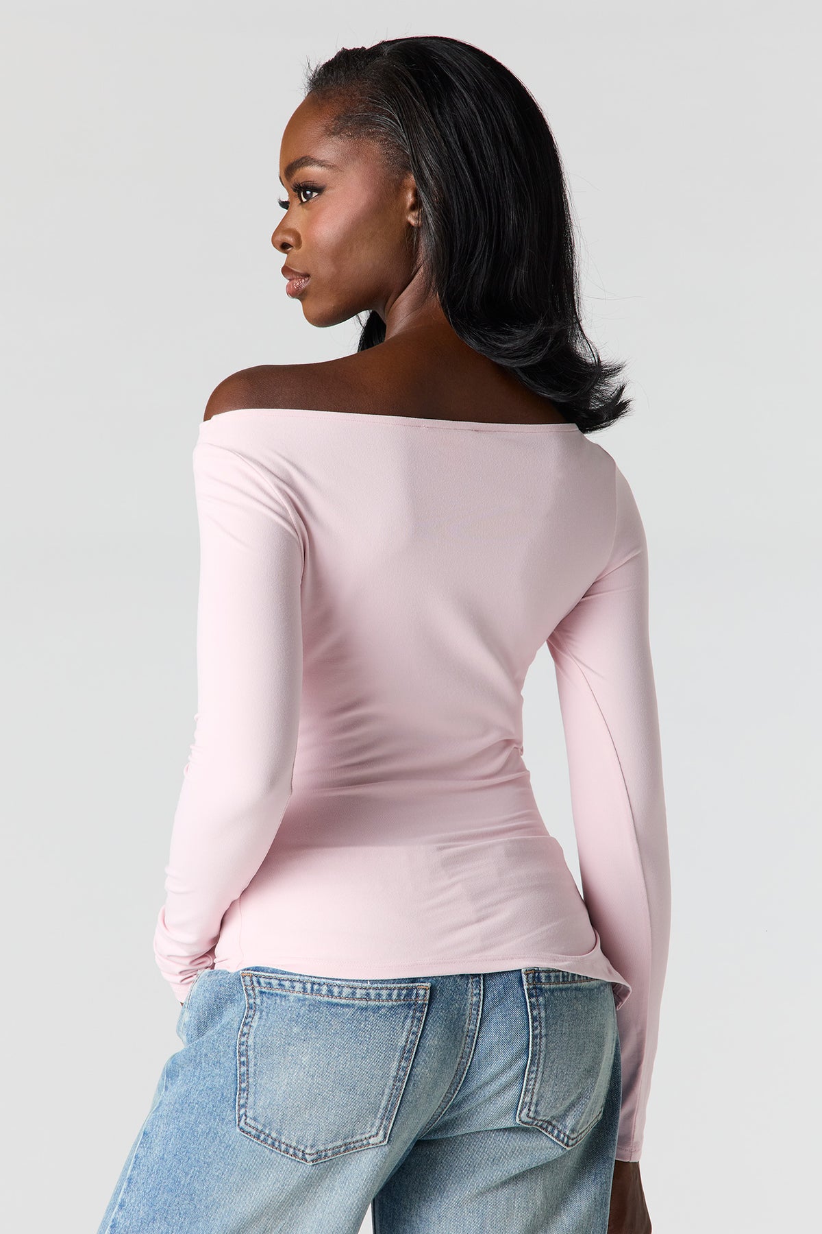 Vue alternative 2. Haut asymétrique profilé à col bateau en tissu lourd de luxe