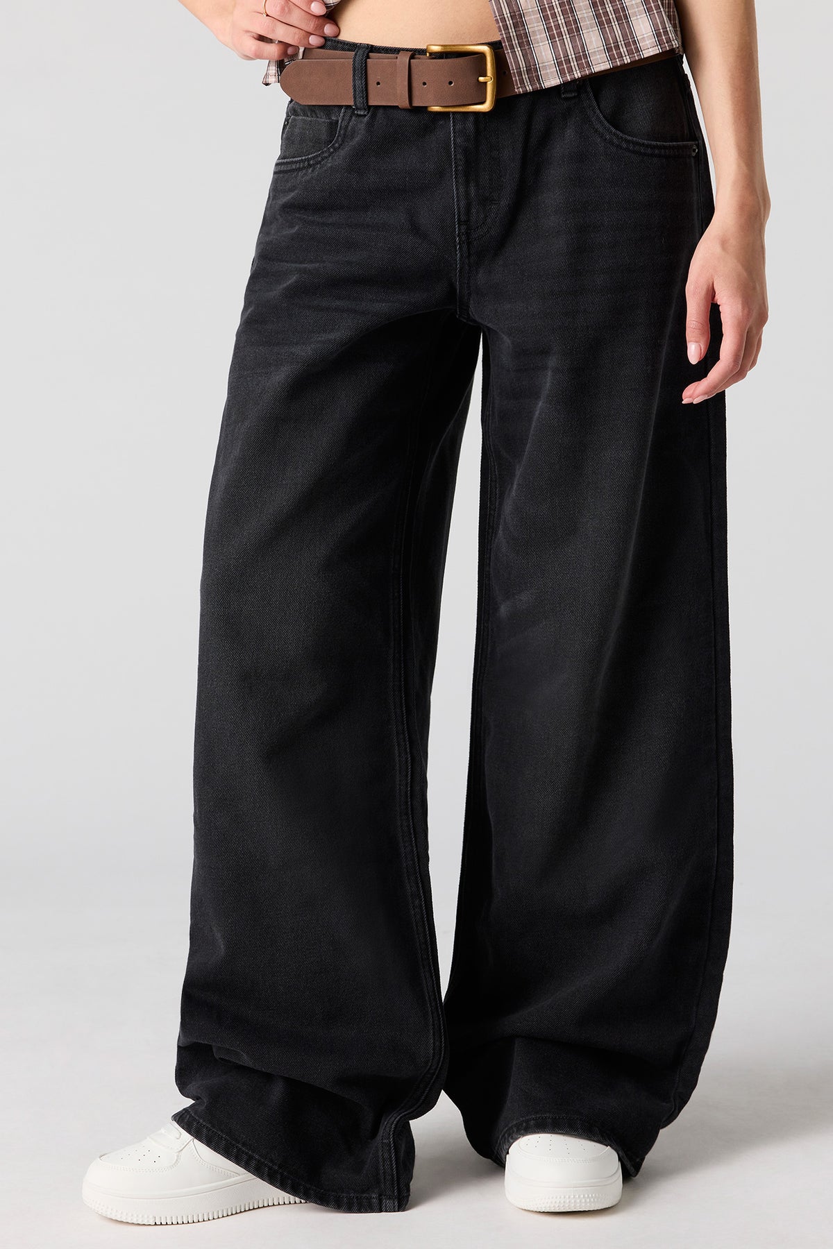 Vue alternative 2. Jean super baggy London à taille basse avec ceinture