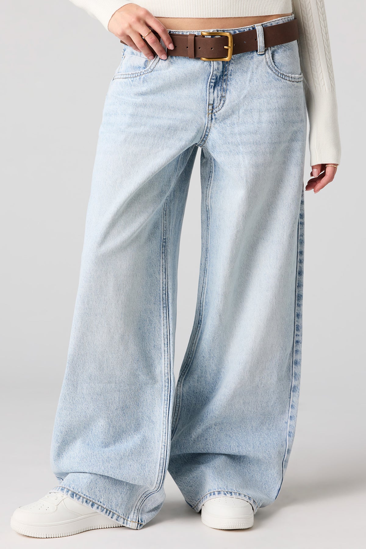 Vue alternative 2. Jean super baggy London à taille basse avec ceinture