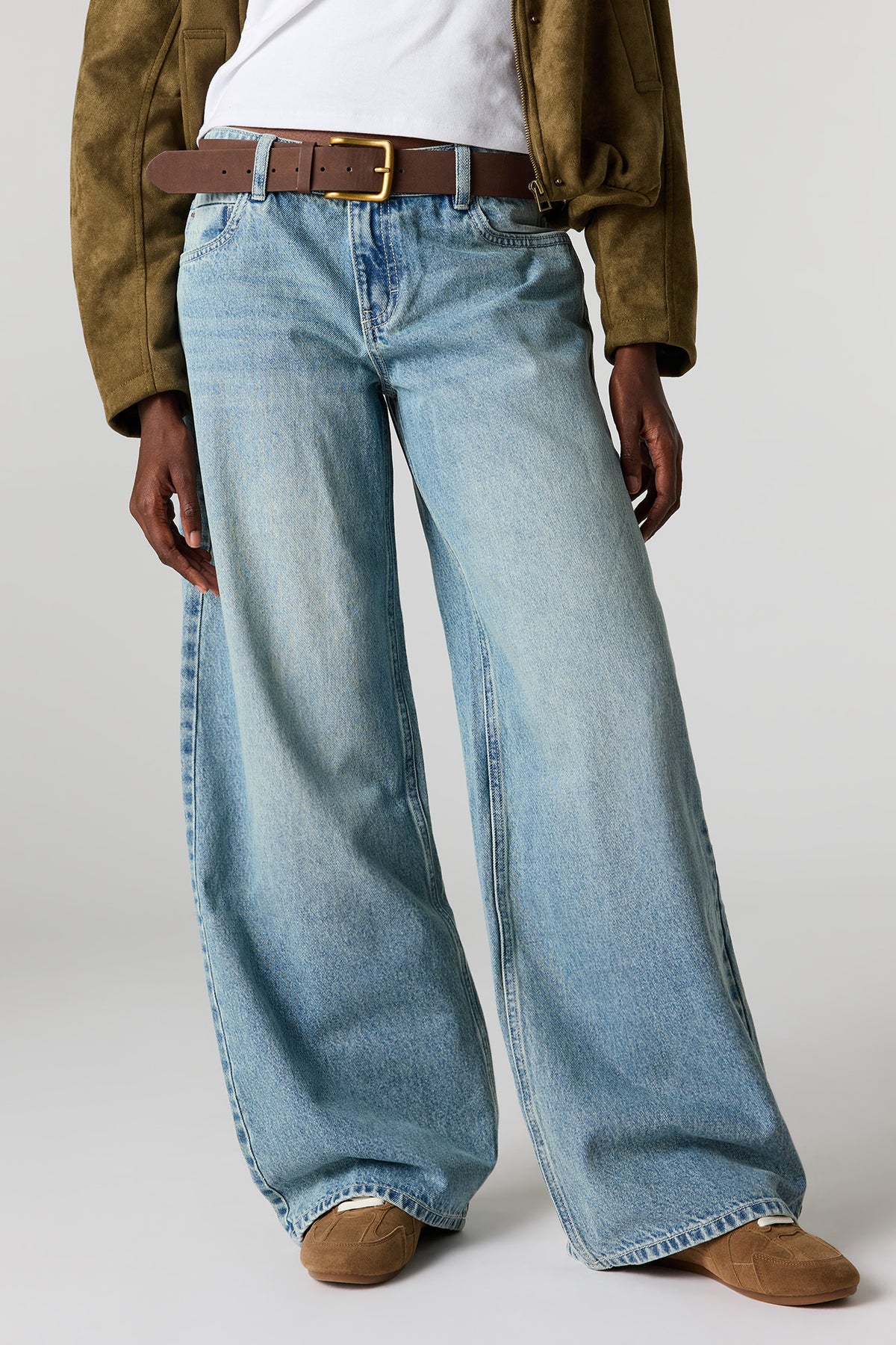 Vue alternative 2. Jean super baggy London à taille basse avec ceinture