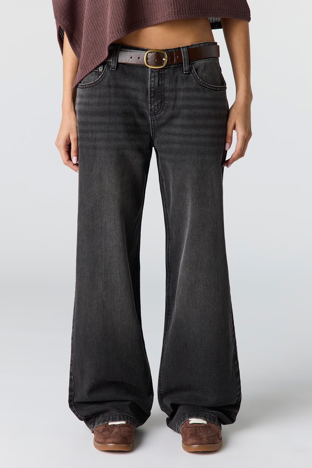 Vue alternative 2. Jean baggy Brooklyn à taille basse avec ceinture
