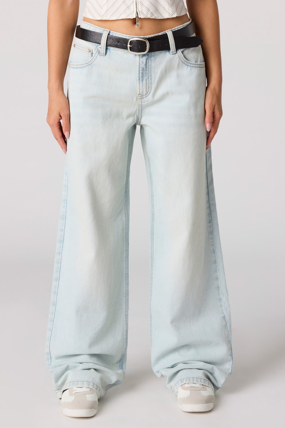 Vue alternative 2. Jean baggy Brooklyn à taille basse avec ceinture