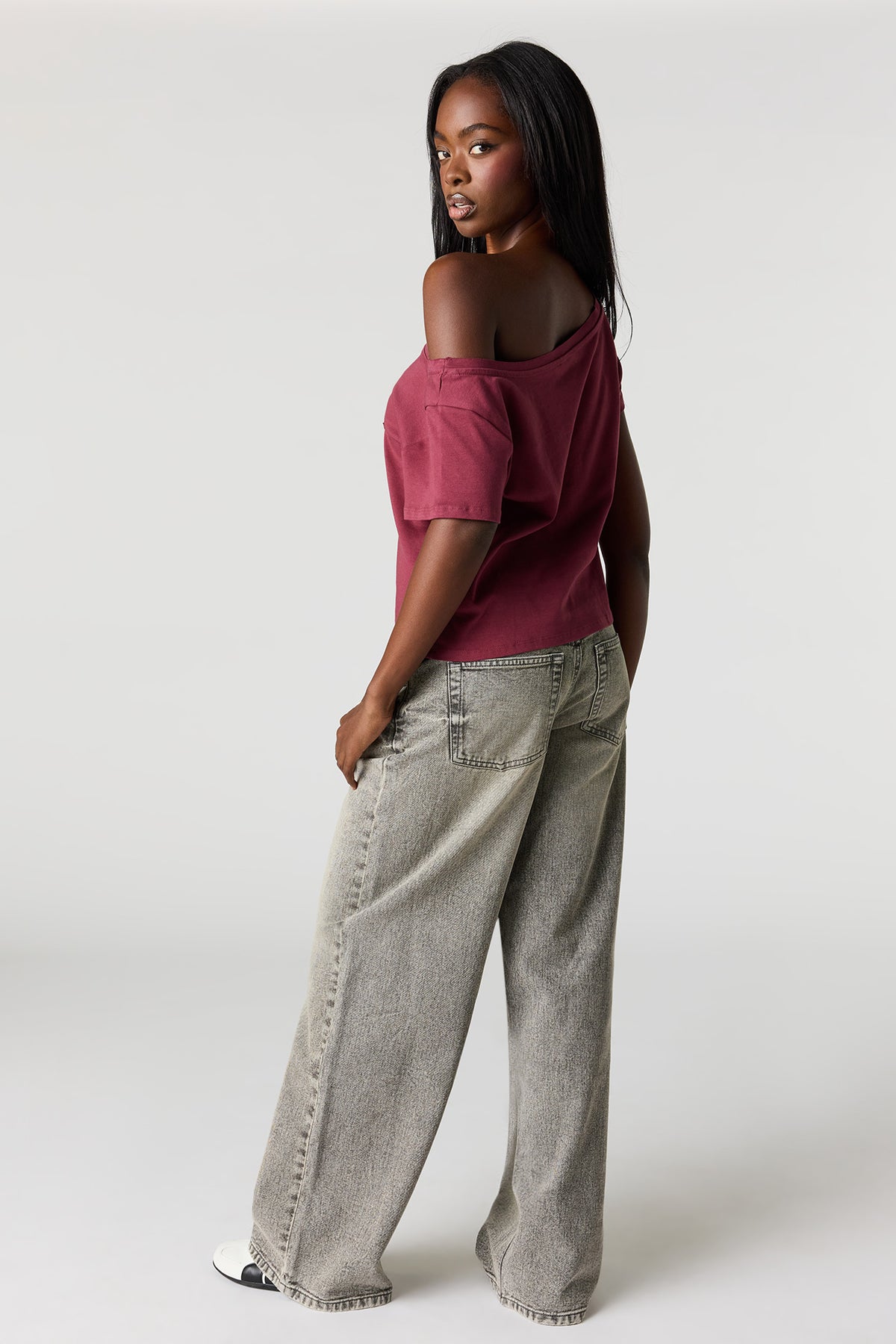 Vue alternative 3. Jean super baggy London à taille basse avec porte-clés