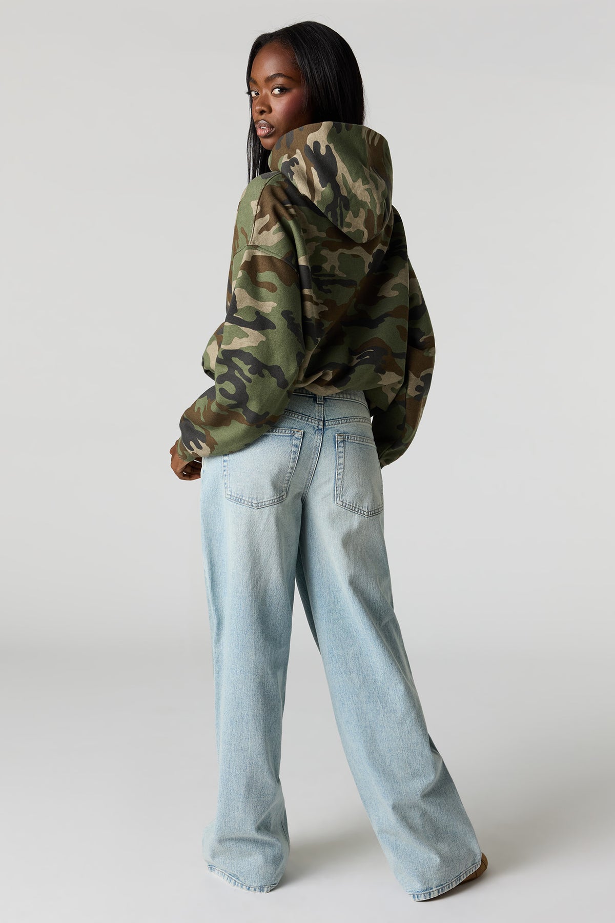 Vue alternative 3. Jean super baggy London à taille basse avec porte-clés