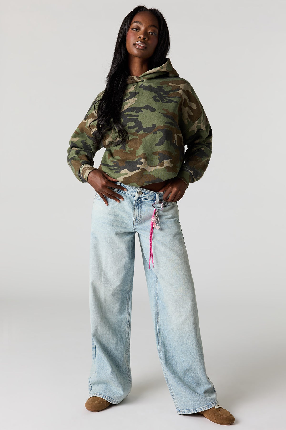 Jean super baggy London à taille basse avec porte-clés