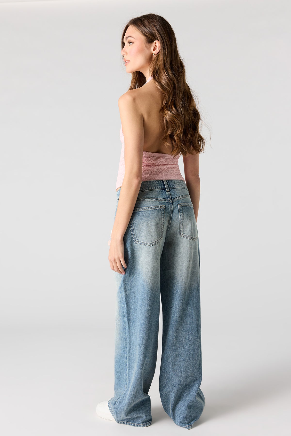 Vue alternative 3. Jean super baggy London à taille basse avec porte-clés
