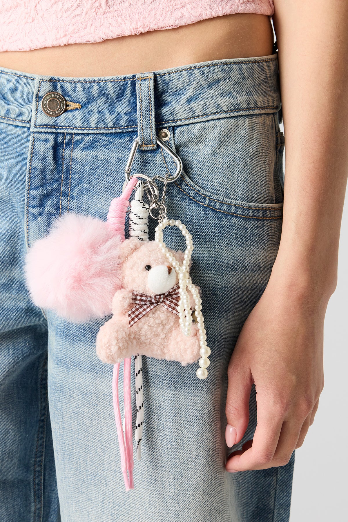 Vue alternative 4. Jean super baggy London à taille basse avec porte-clés