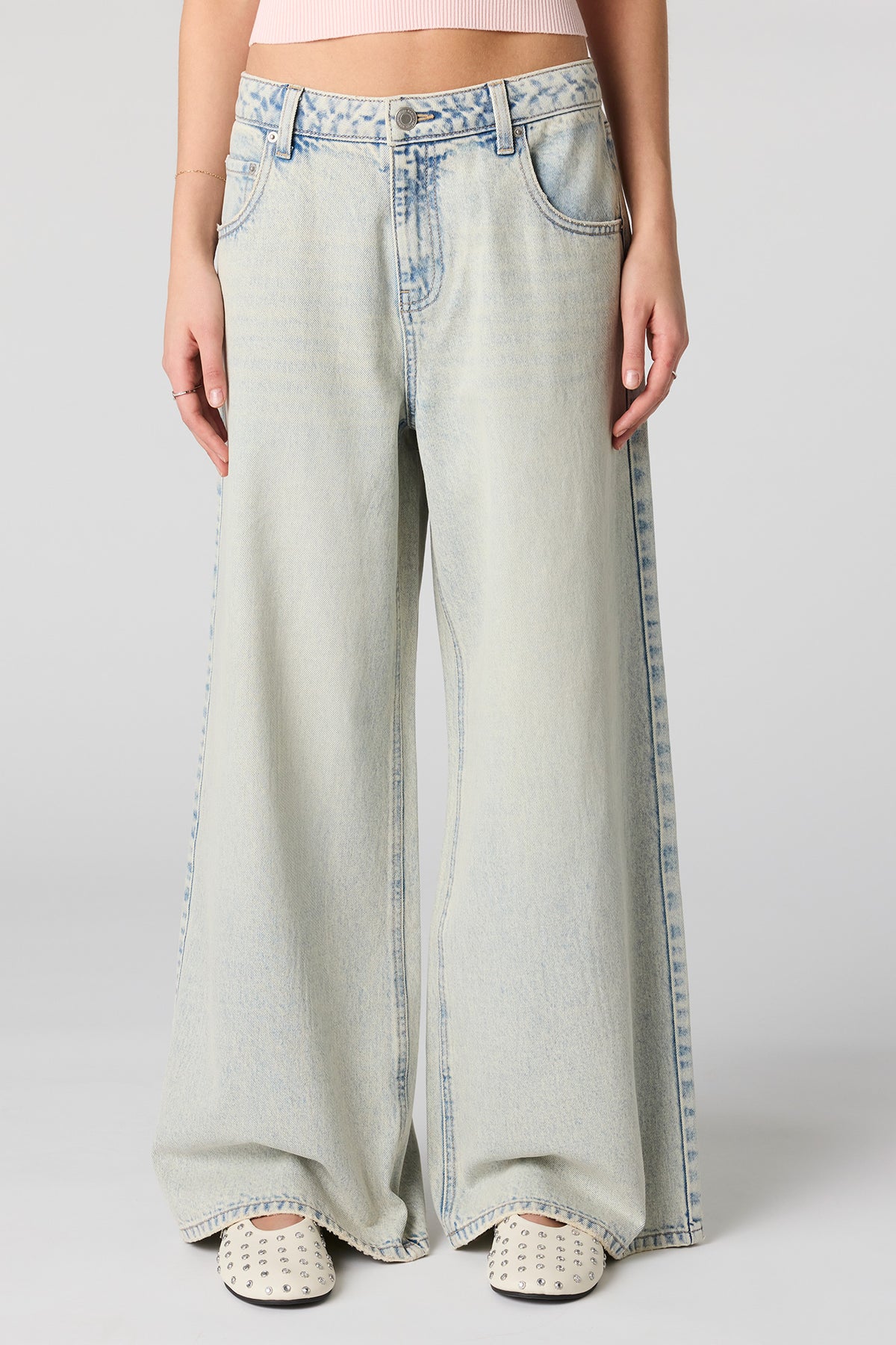 Alt View 2. Oversized Baggy Jean - Light Denim Blue