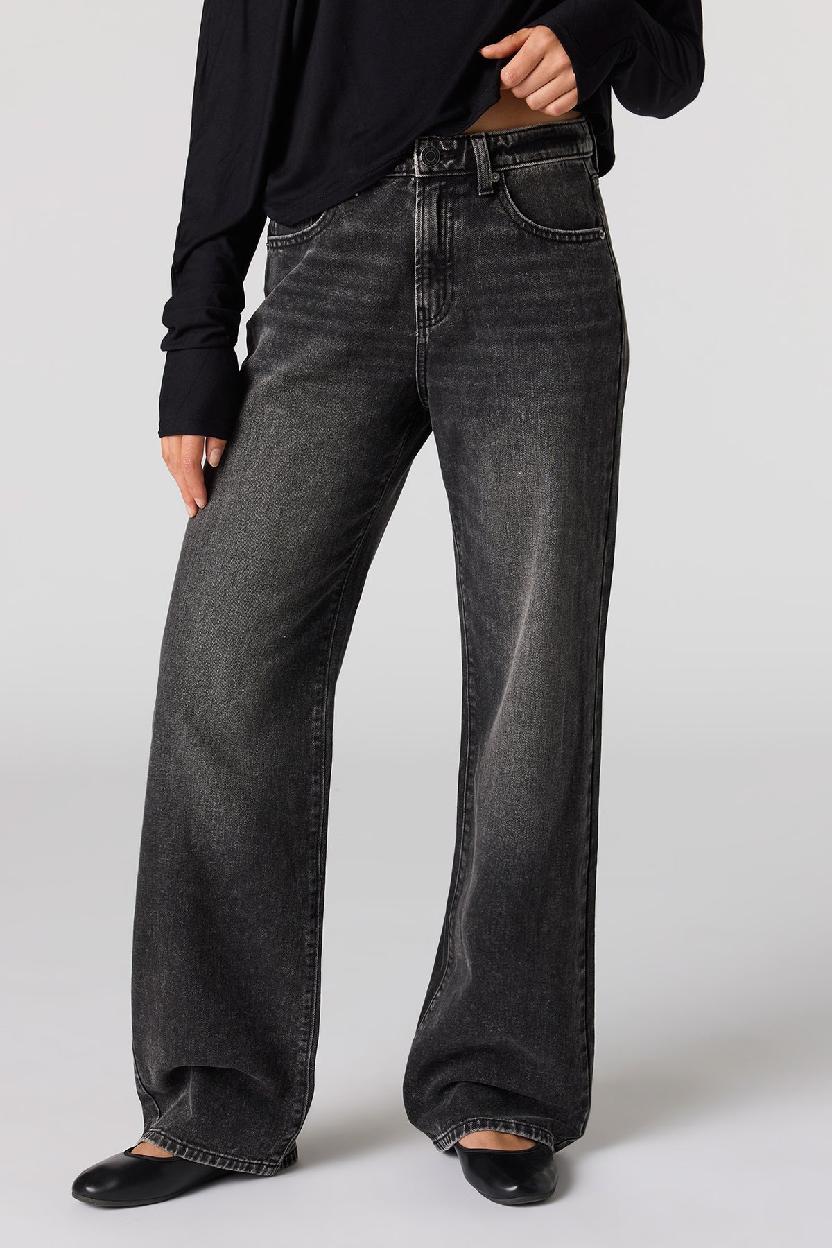 Vue alternative 2. Jean à jambe large et taille haute