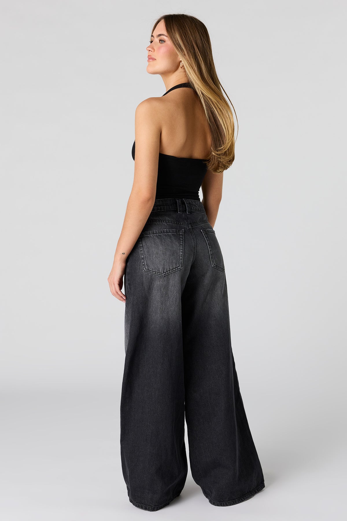 Vue alternative 3. Jean à jambe super large et taille basse