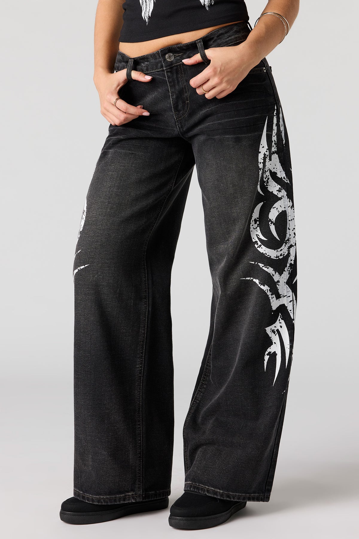 Alt View 2. London Low Rise Printed Super Baggy Jean - Black