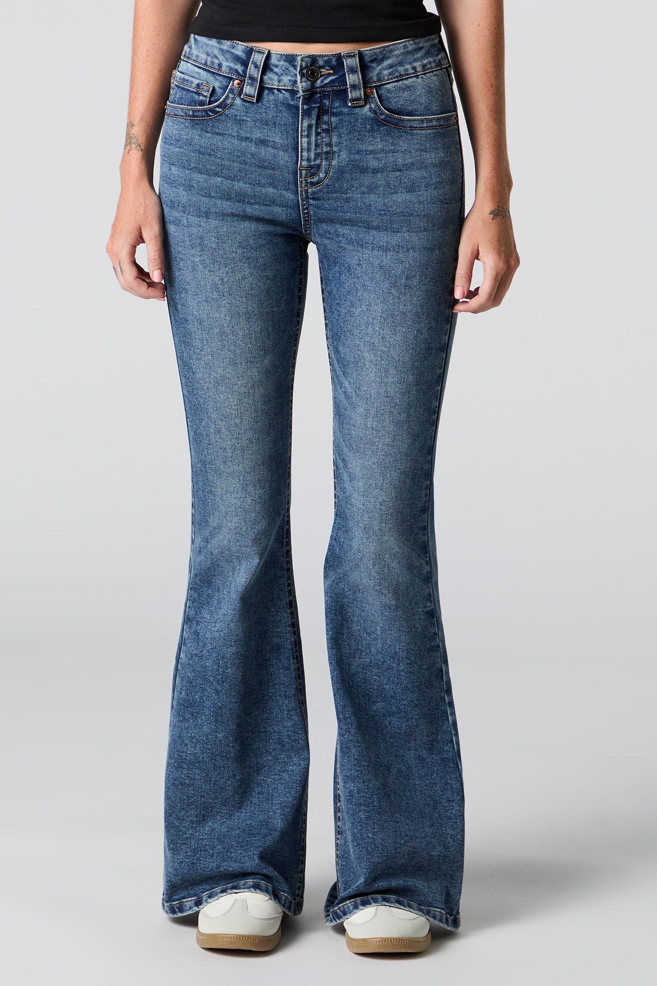 Low Rise Back Pocket Flap Flare Jean – Urban Planet