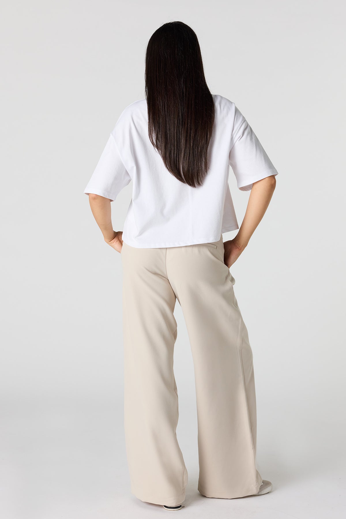Vue alternative 3. Pantalon habillé baggy avec ceinture