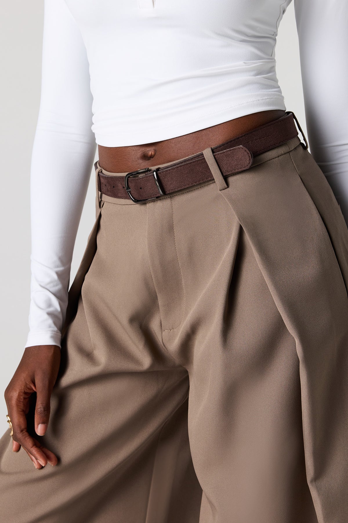 Vue alternative 4. Pantalon habillé baggy avec ceinture