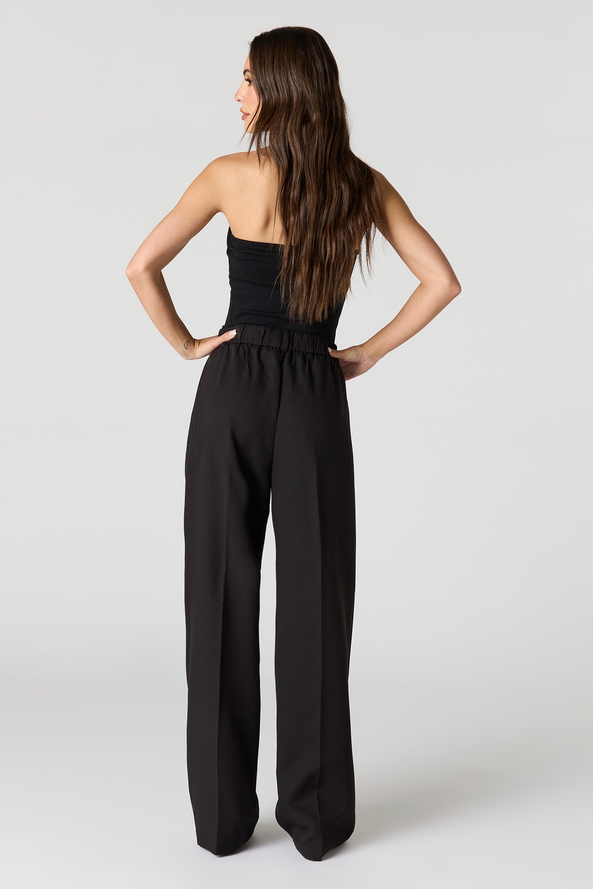 Vue alternative 3. Pantalon habillé à jambe large