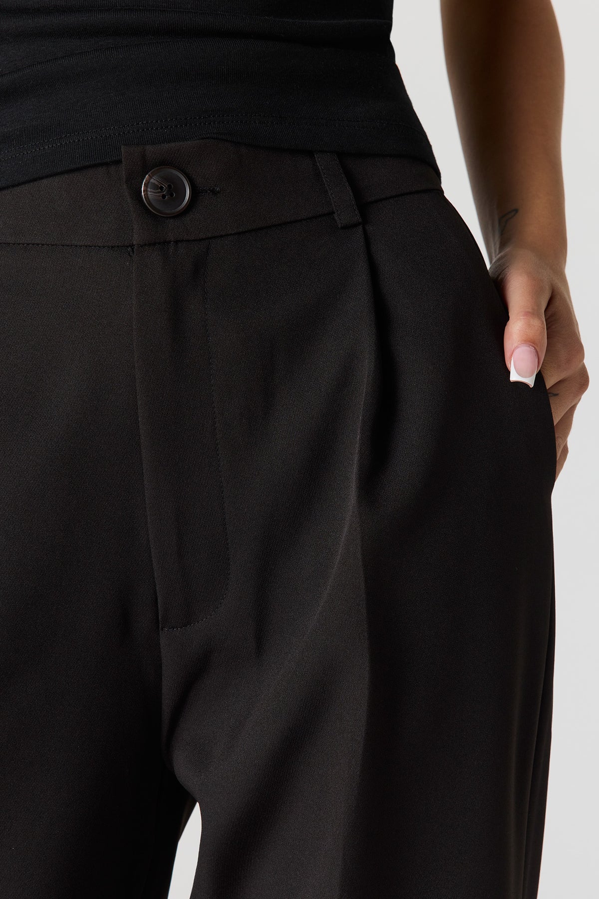 Vue alternative 4. Pantalon habillé à jambe large
