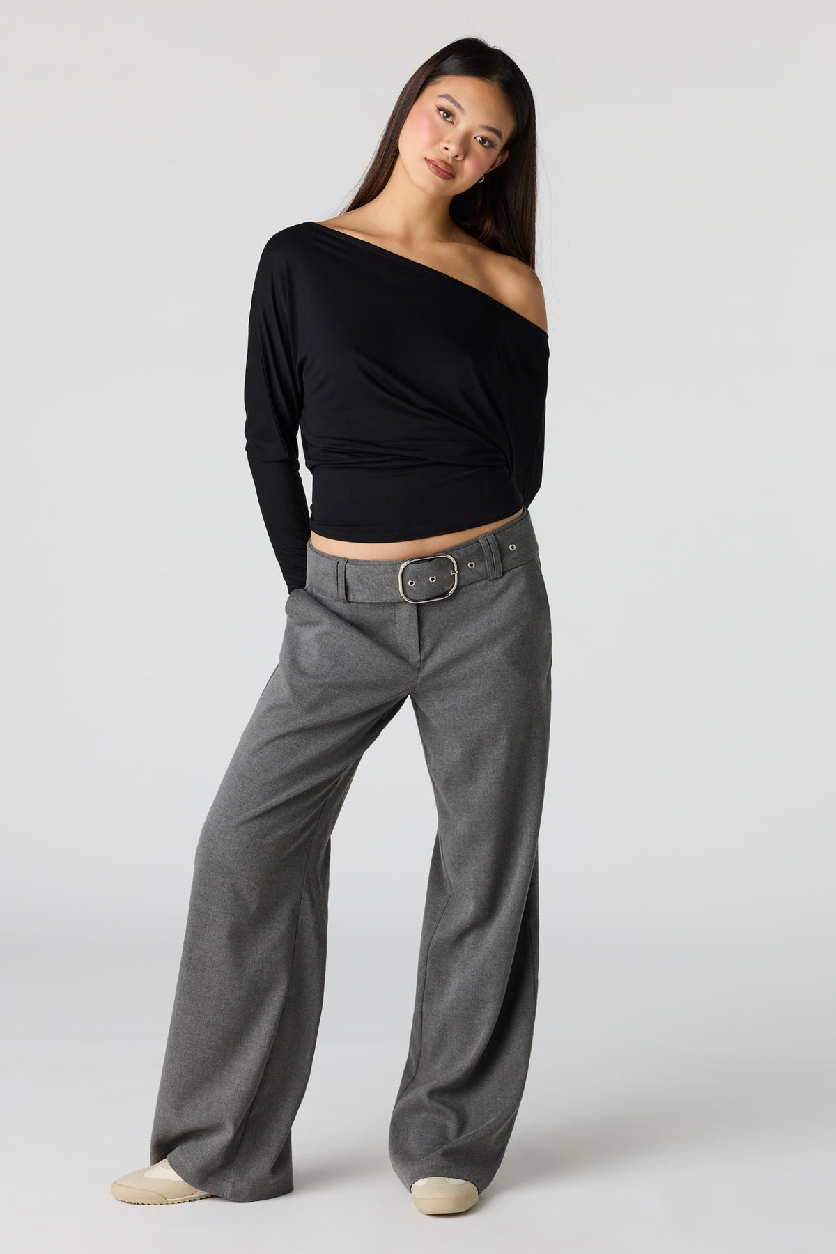 Pantalon à jambe large avec ceinture