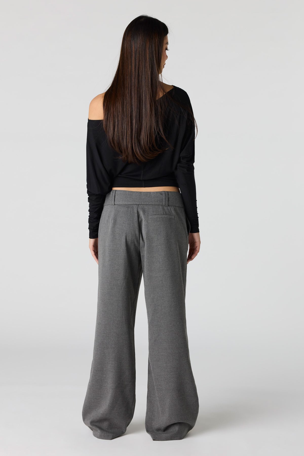 Vue alternative 3. Pantalon à jambe large avec ceinture