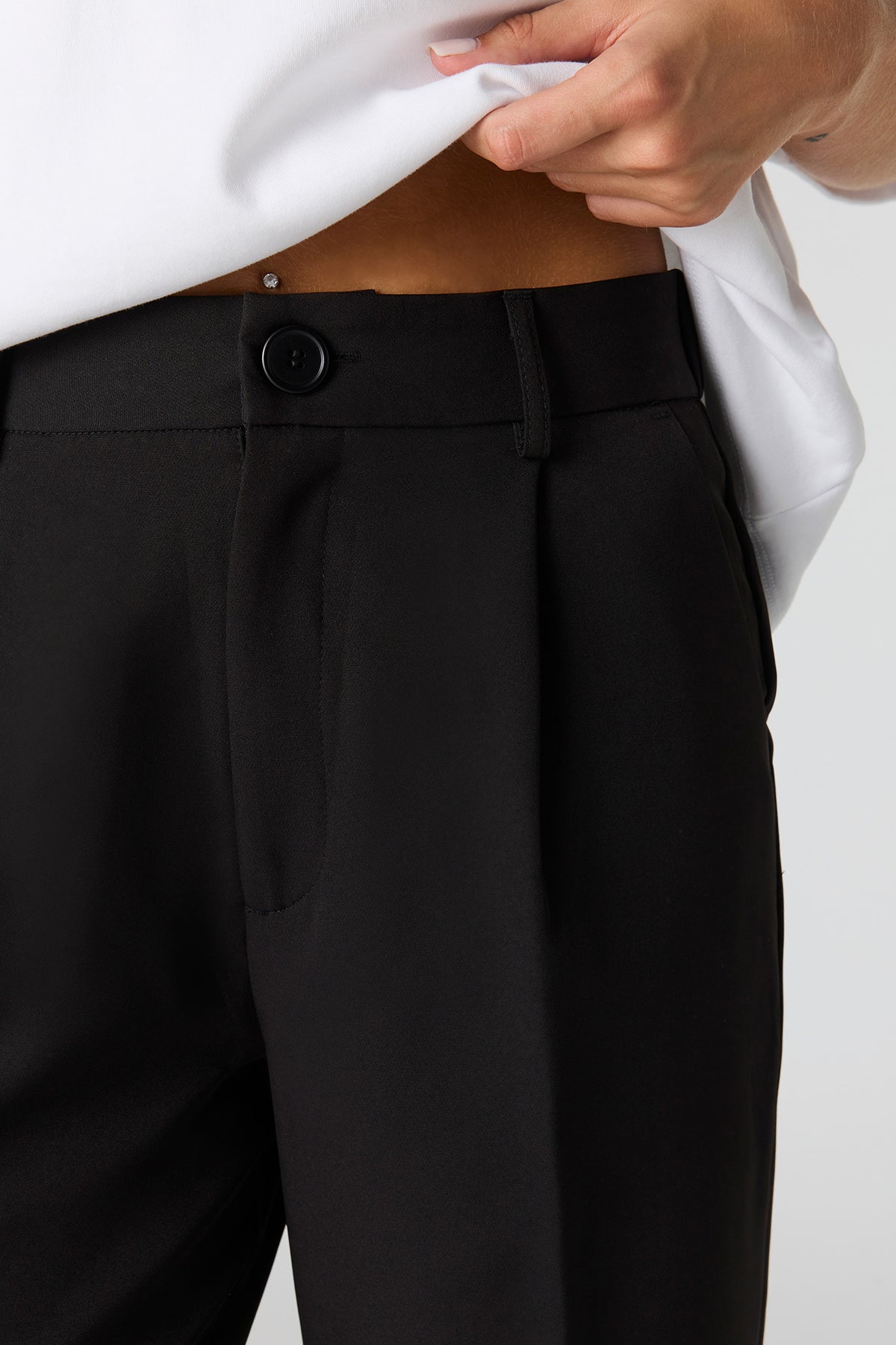 Alt View 4. Wide Leg Dress Pant - Black