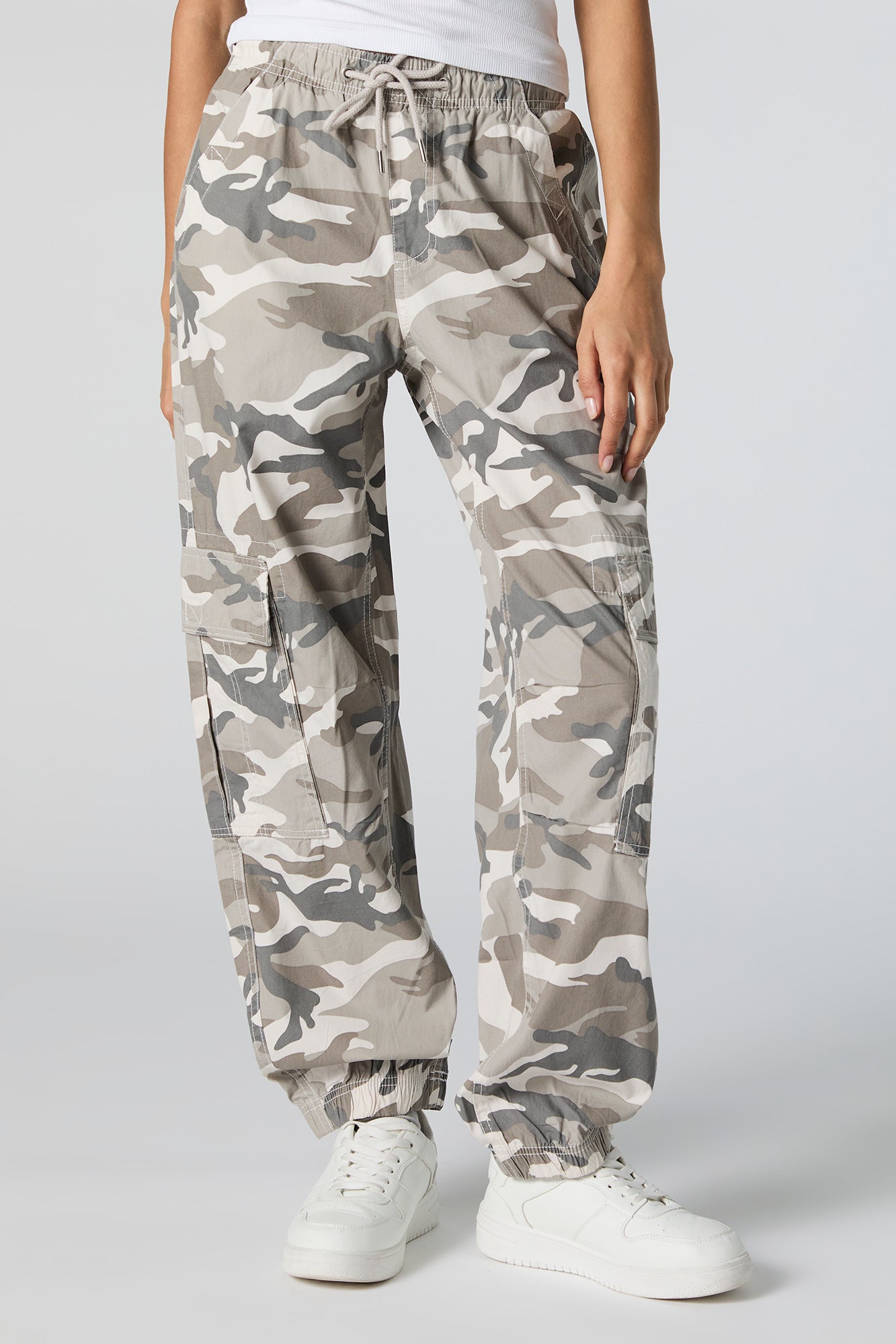 Jogger cargo avec motif camouflage à taille coulissante