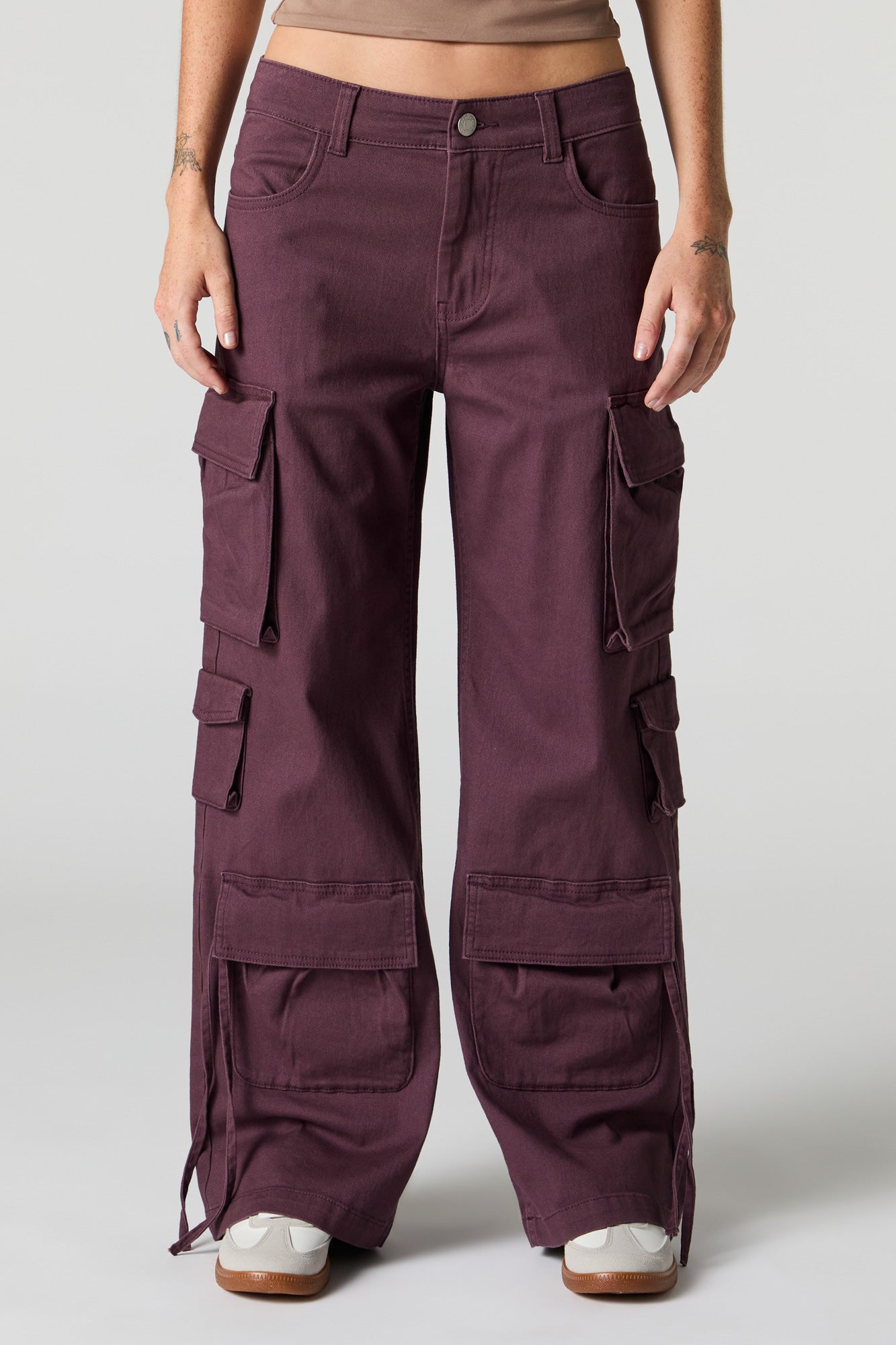 Pantalon cargo à jambe droite avec six poches