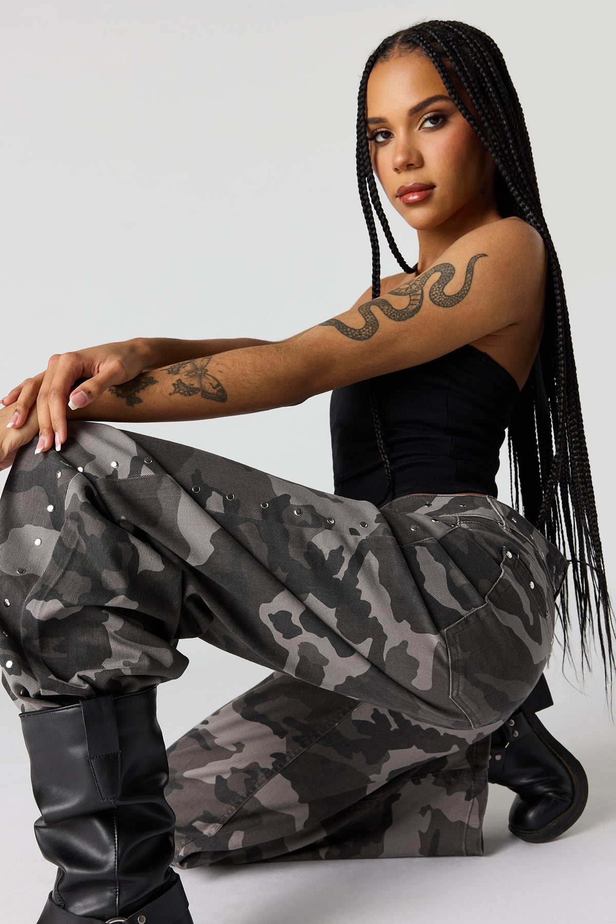 Pantalon baggy clouté