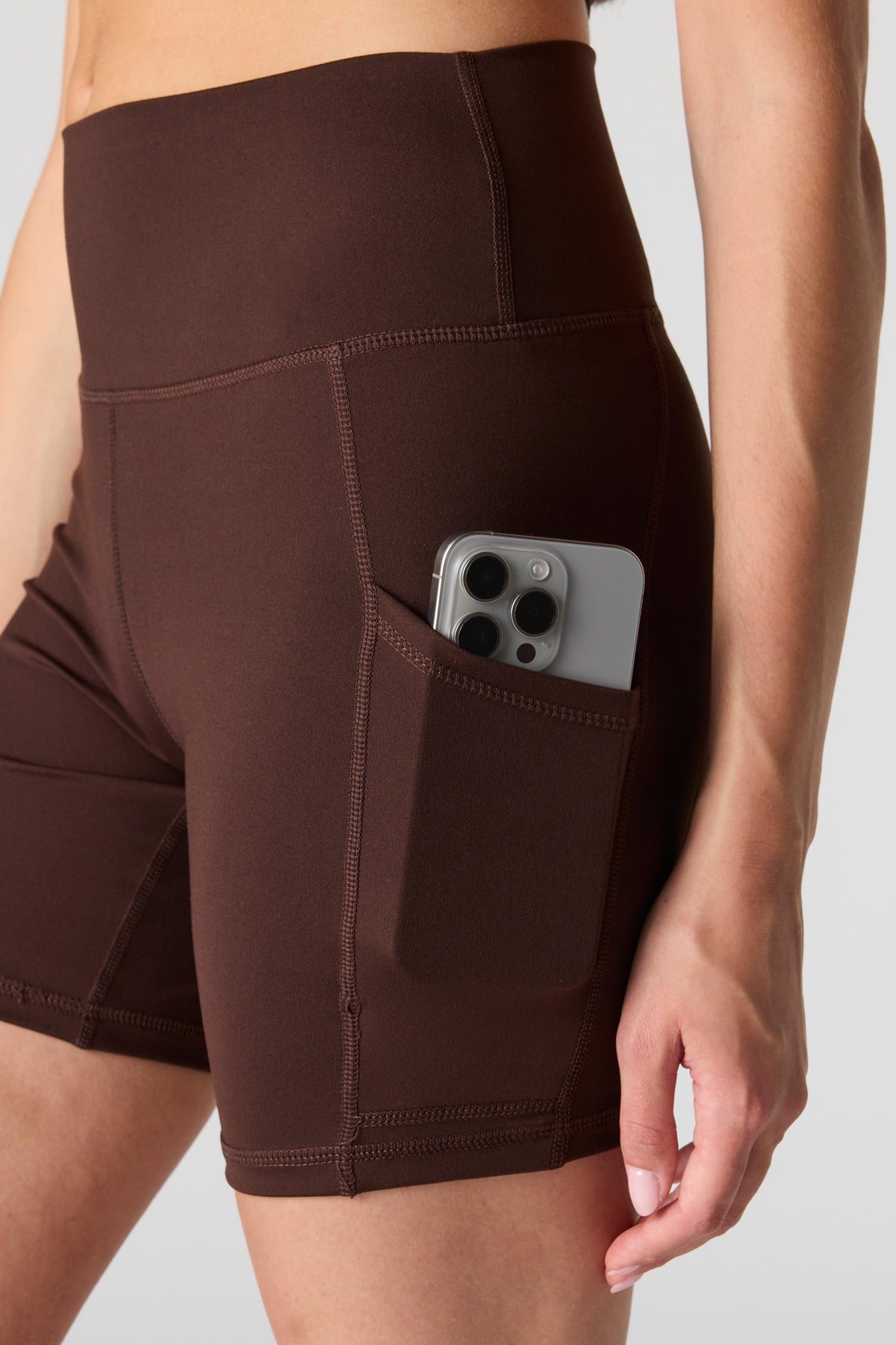 Vue alternative 4. Short de cycliste U/A