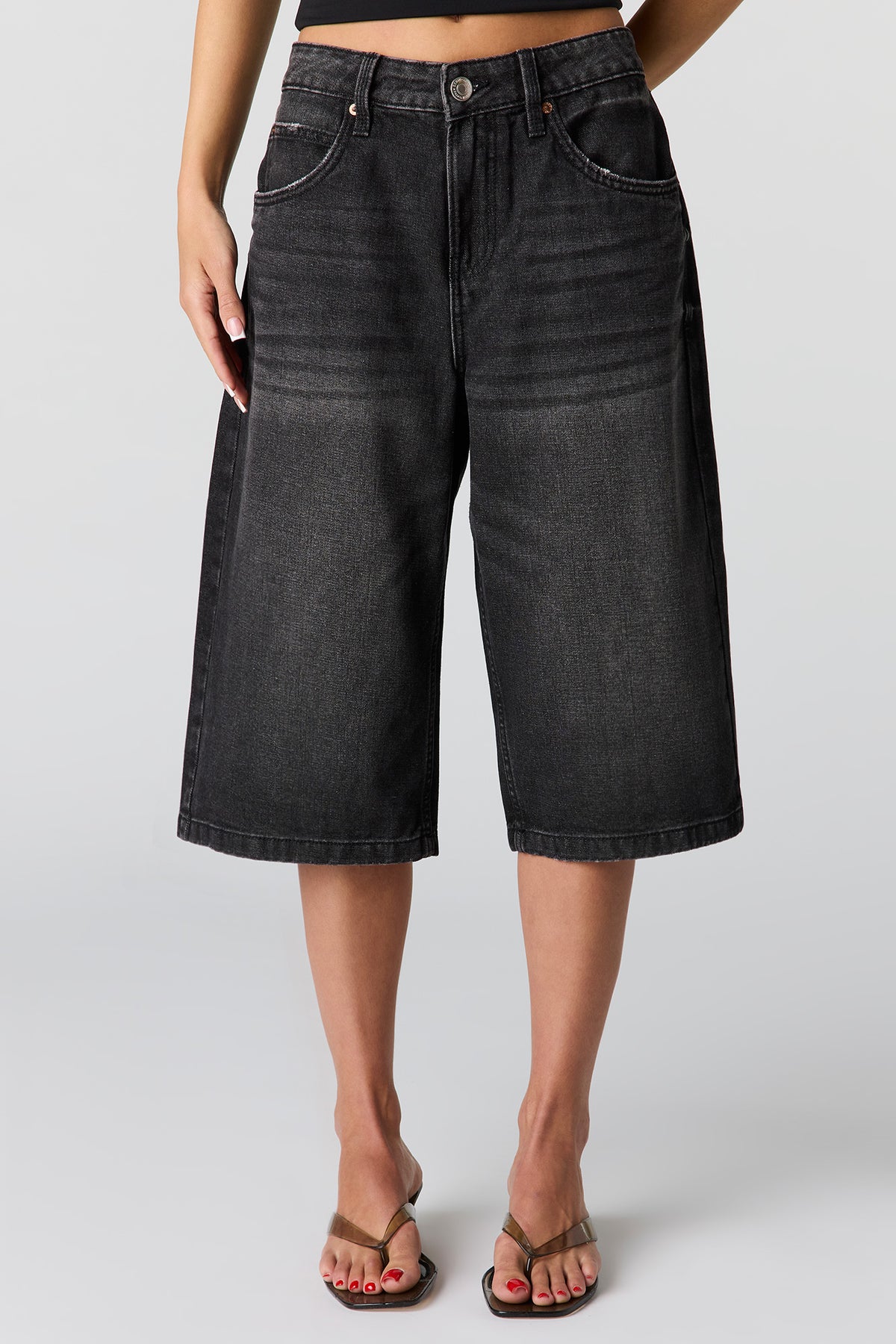 Vue alternative 2. Jort à taille basse 16 po