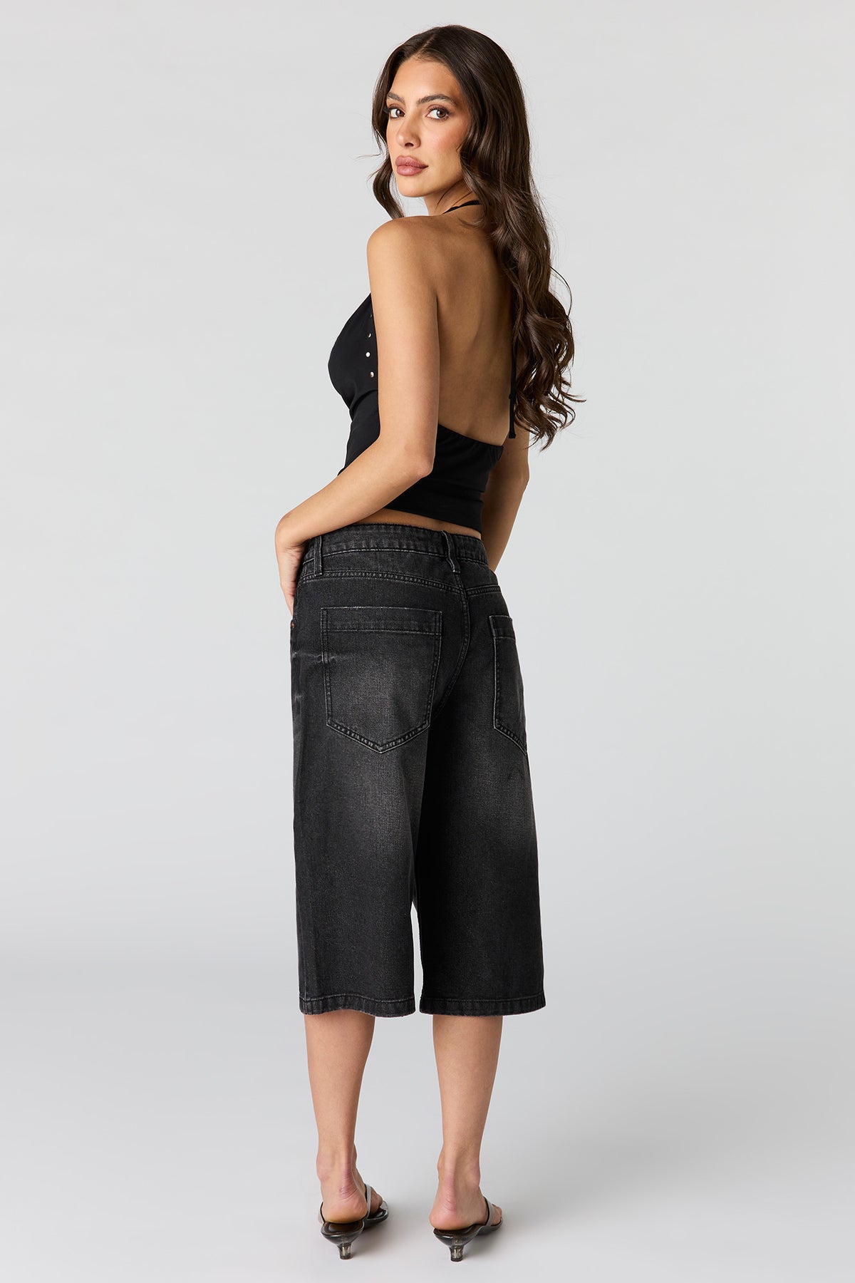 Vue alternative 3. Jort à taille basse 16 po