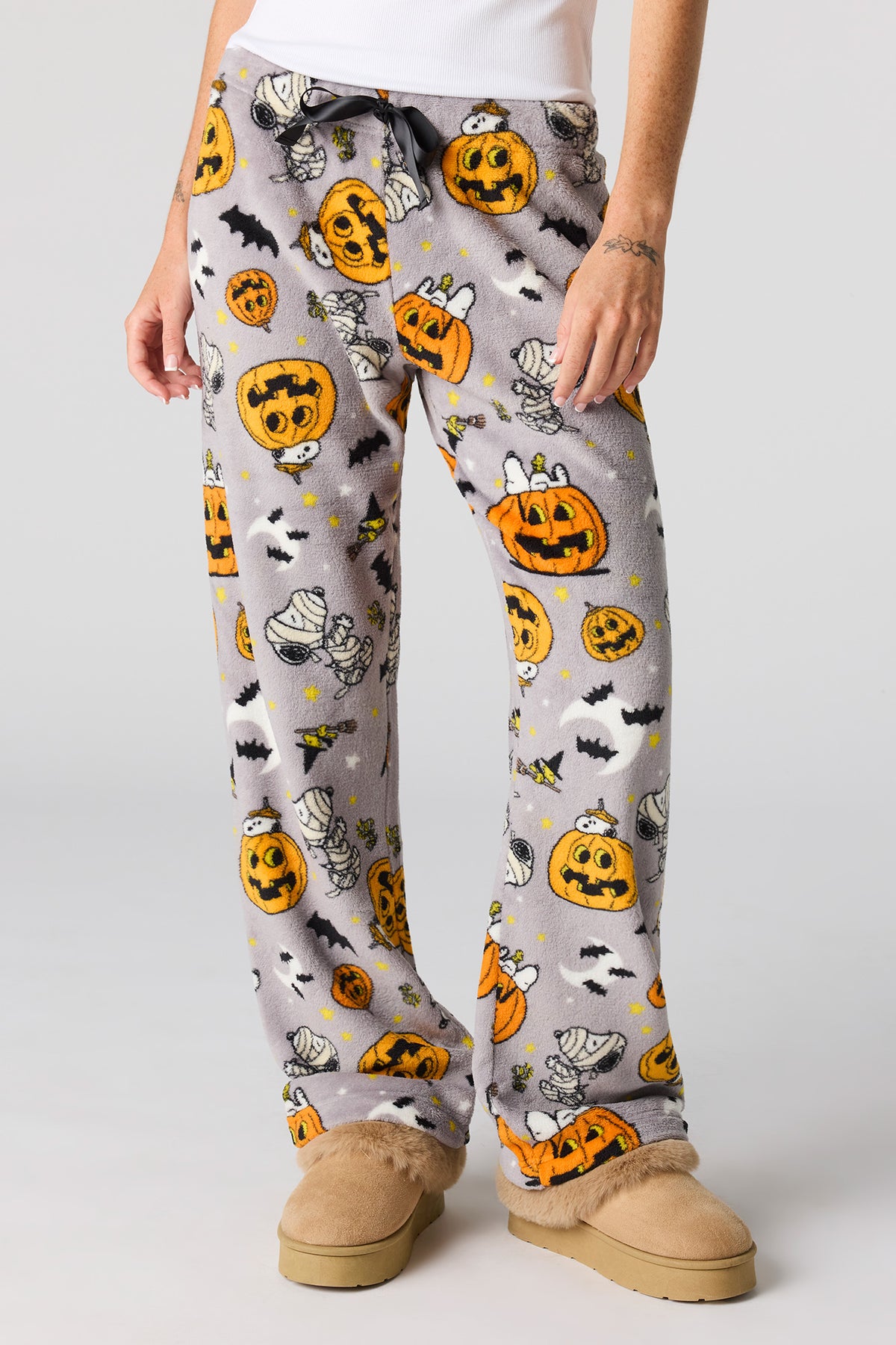 Alt View 2. Peanuts Halloween Plush Pajama Pant - Heather Grey