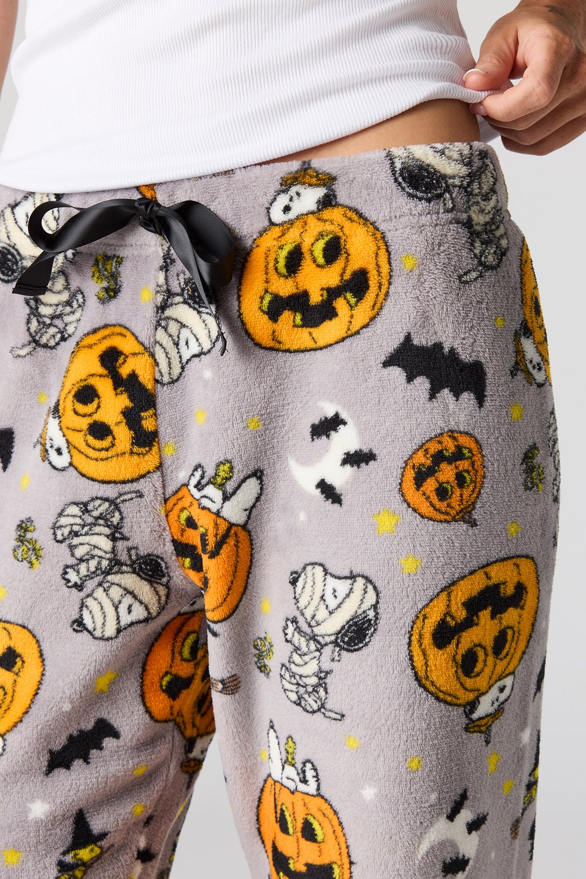 Alt View 4. Peanuts Halloween Plush Pajama Pant - Heather Grey