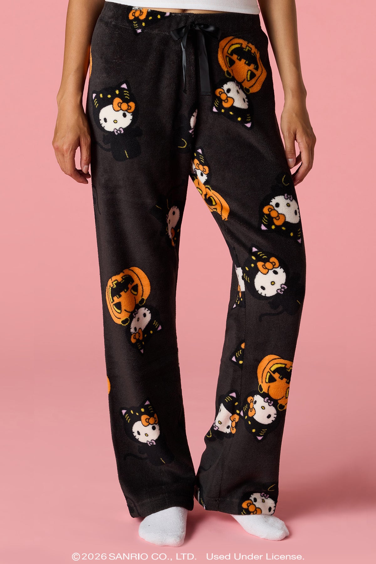 Vue alternative 2. Pantalon de pyjama en peluche à imprimé Hello Kitty® Halloween 