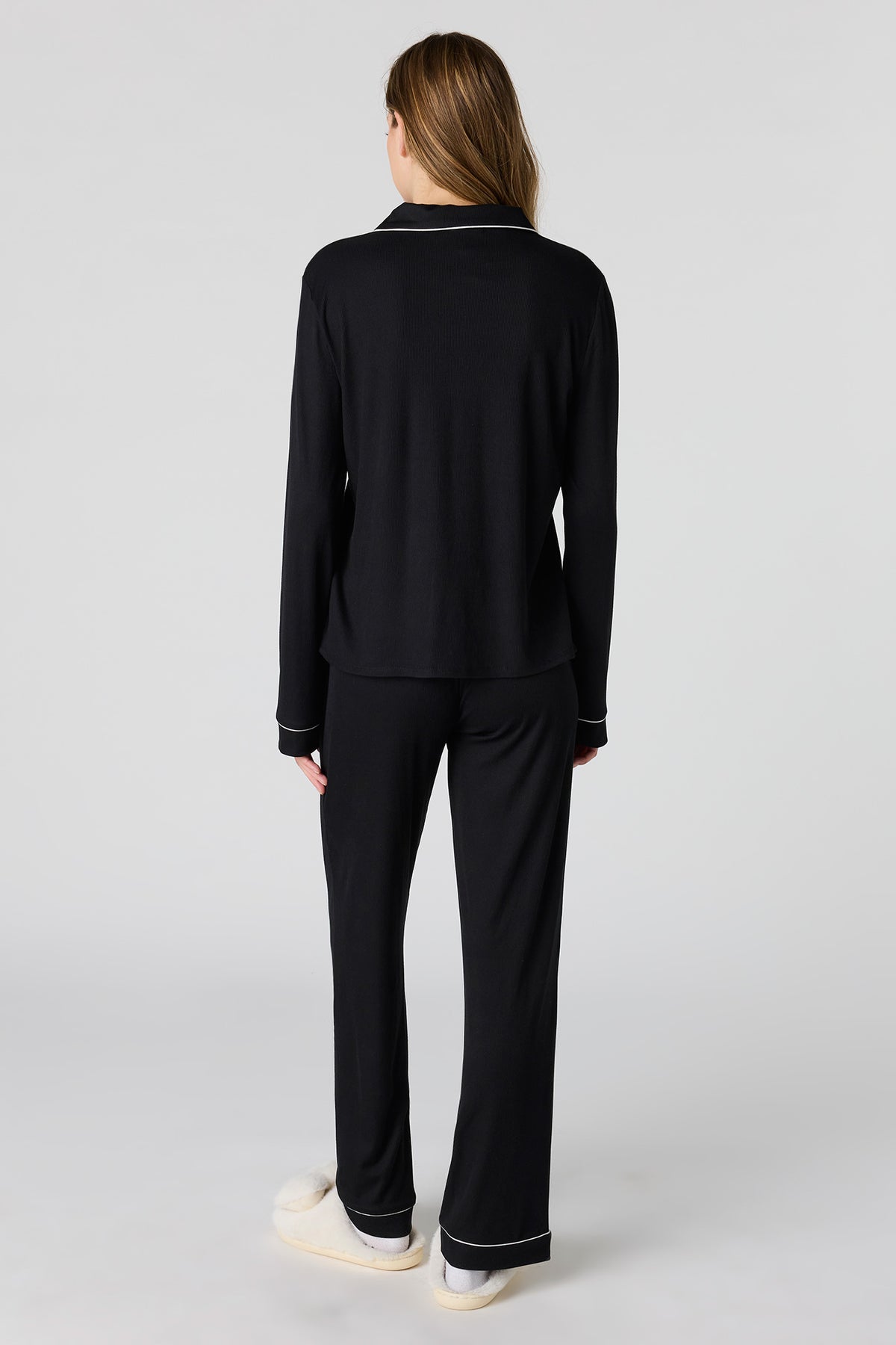 Vue alternative 4. Ensemble pyjama avec haut boutonné côtelé doux et pantalon