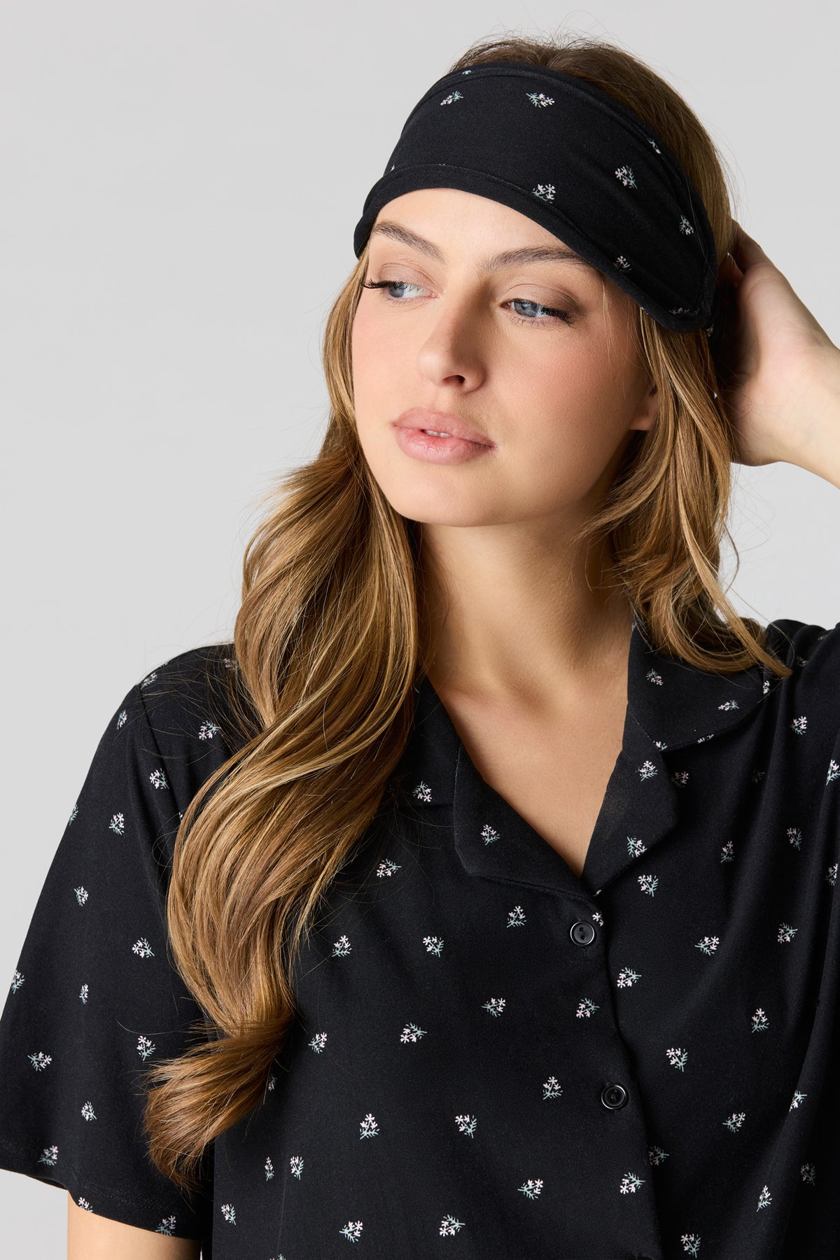 Alt View 4. Button-Up Top & Short & Sleep Mask Pajama Set - Black