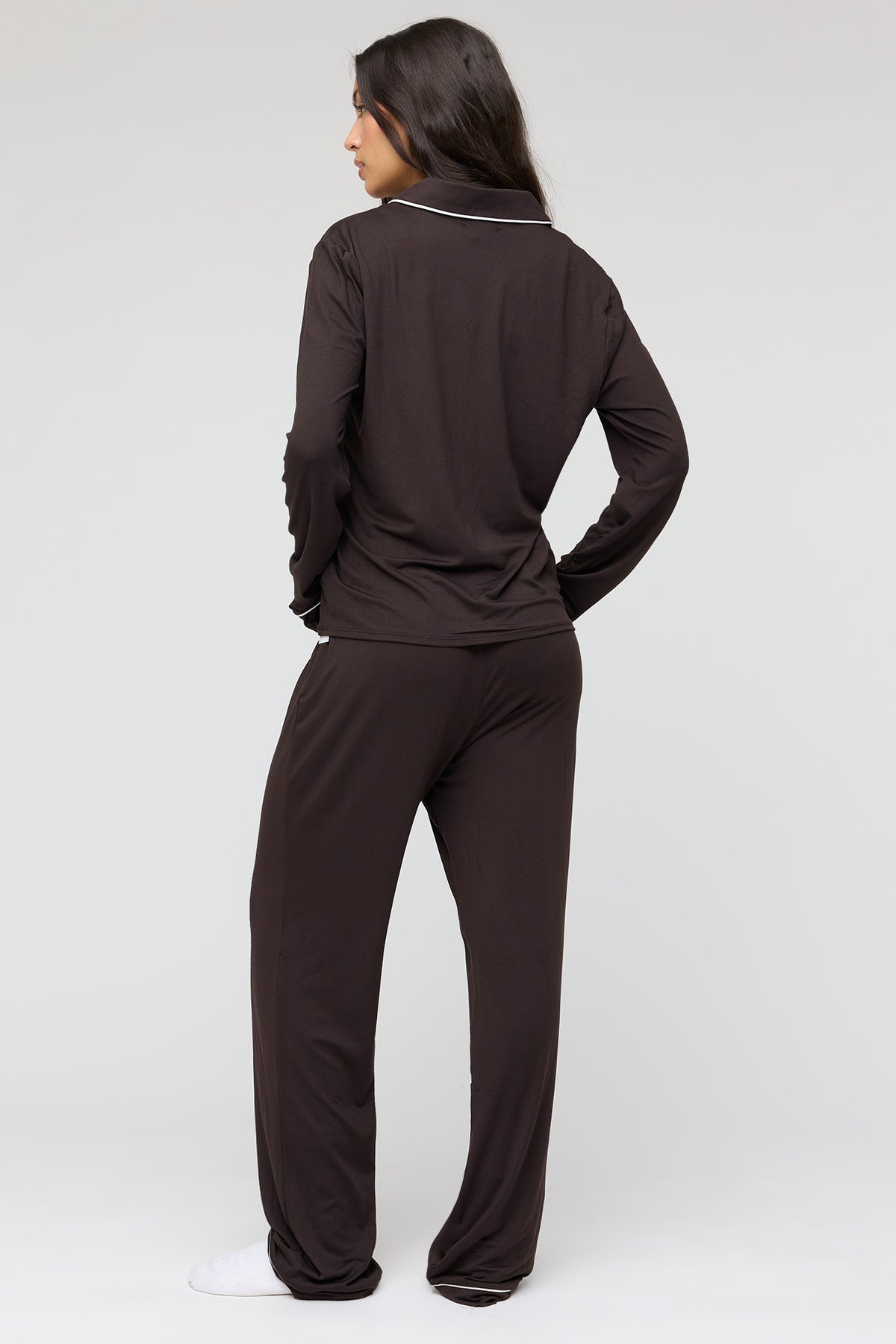 Vue alternative 3. Ensemble pyjama avec haut boutonné et pantalon