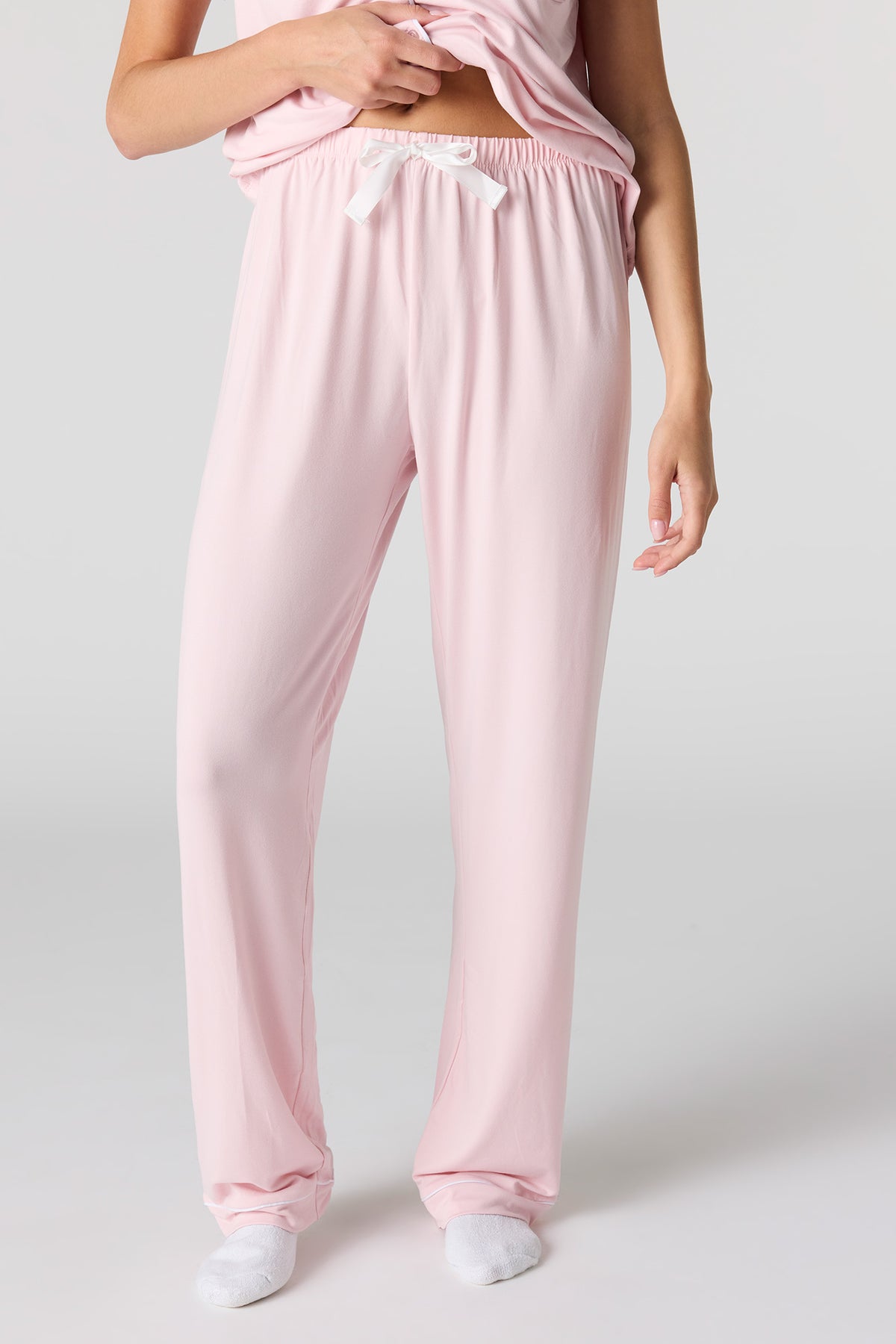 Vue alternative 3. Ensemble pyjama avec haut boutonné et pantalon