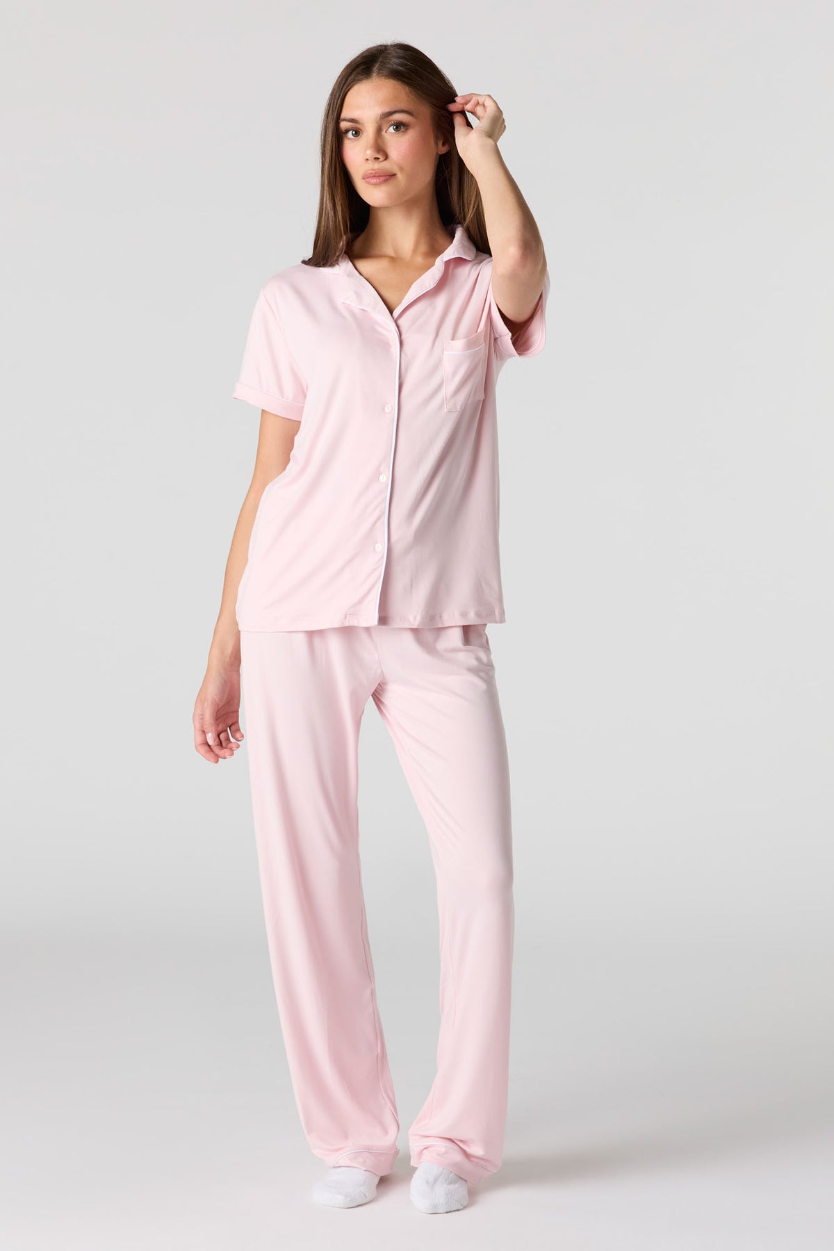 Ensemble pyjama avec haut boutonné et pantalon