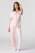 Ensemble pyjama avec haut boutonné et pantalon