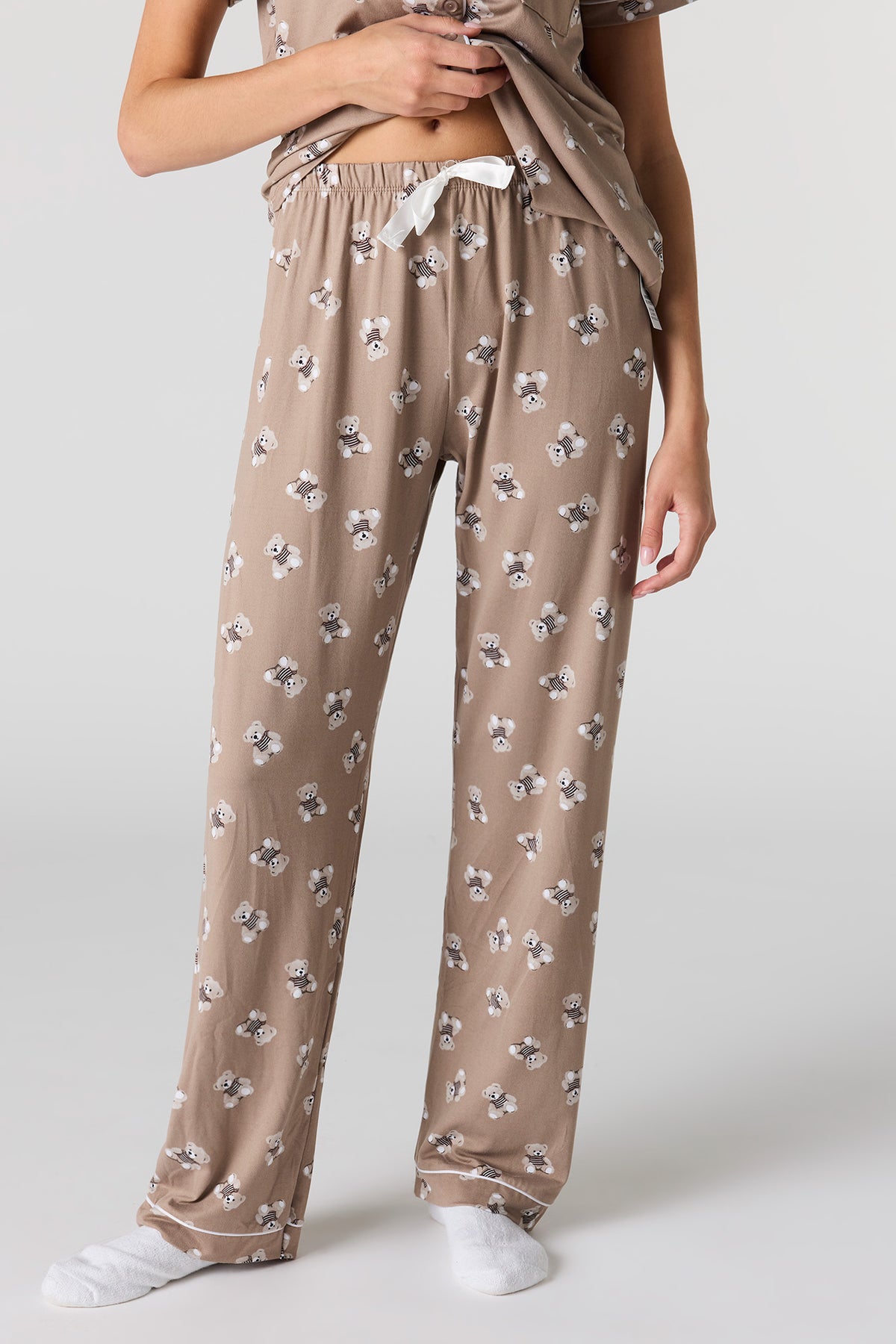 Vue alternative 3. Ensemble pyjama avec haut boutonné et pantalon