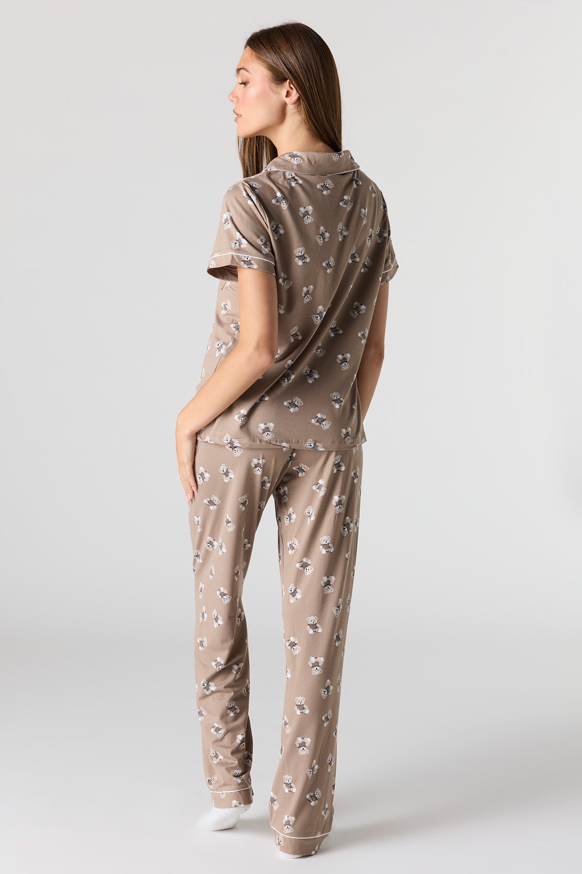 Vue alternative 4. Ensemble pyjama avec haut boutonné et pantalon