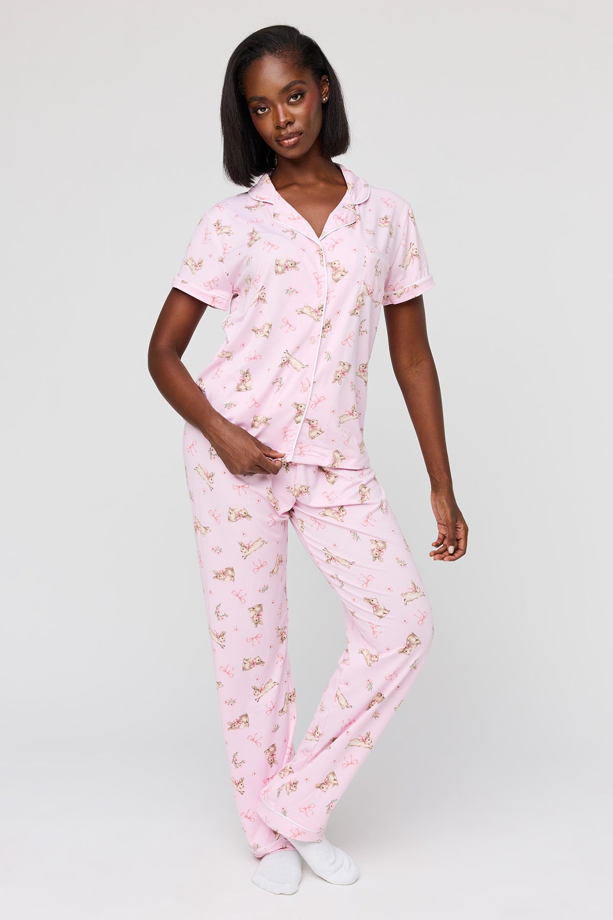 Ensemble pyjama avec haut boutonné et pantalon