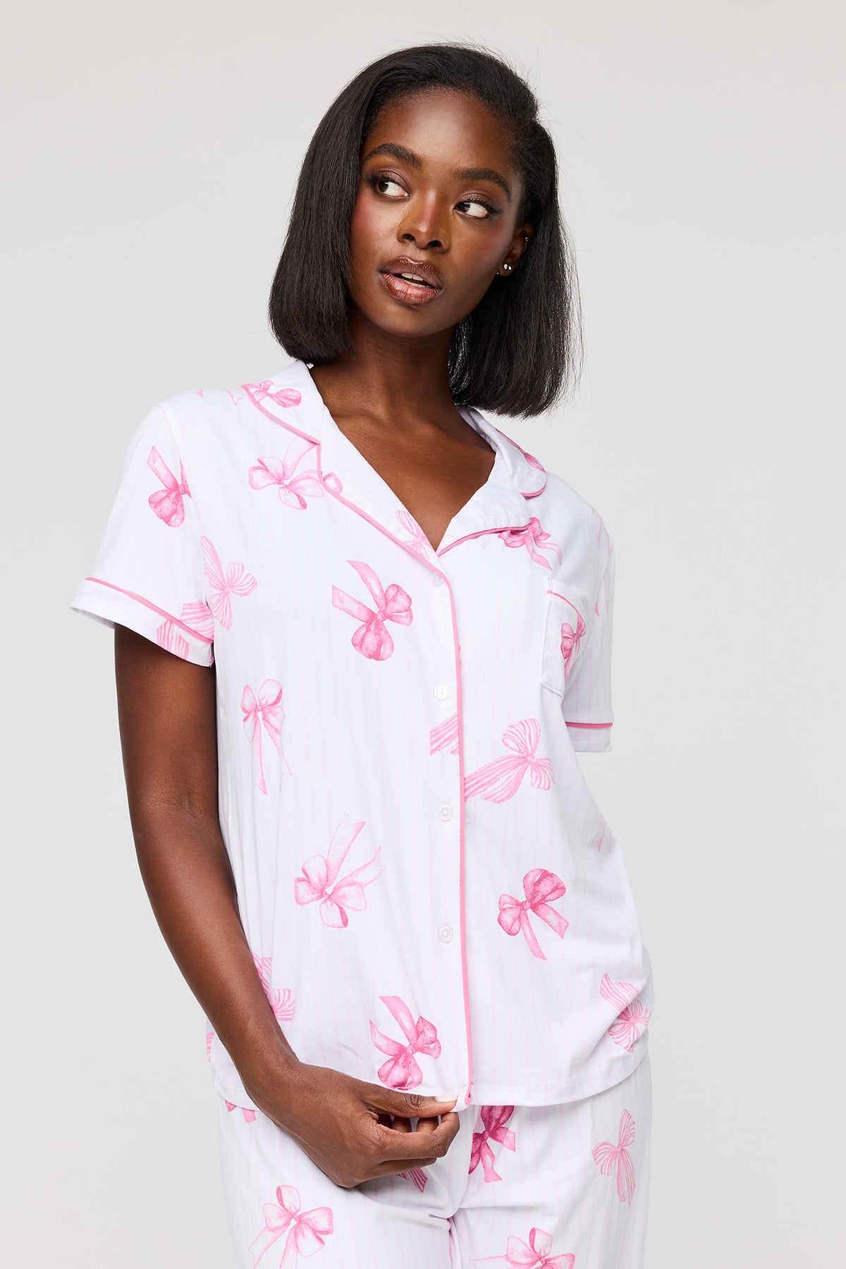 Vue alternative 2. Ensemble pyjama avec haut boutonné et pantalon