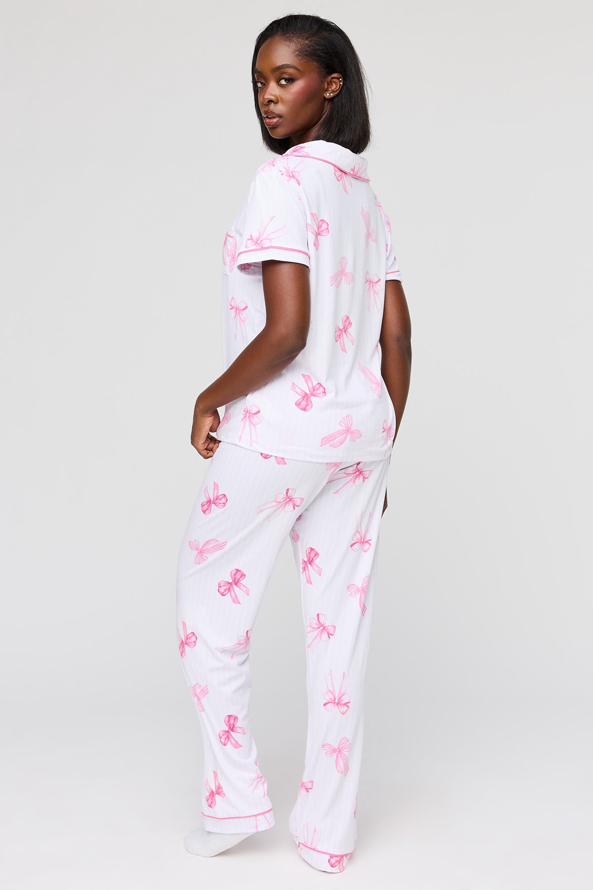 Vue alternative 4. Ensemble pyjama avec haut boutonné et pantalon