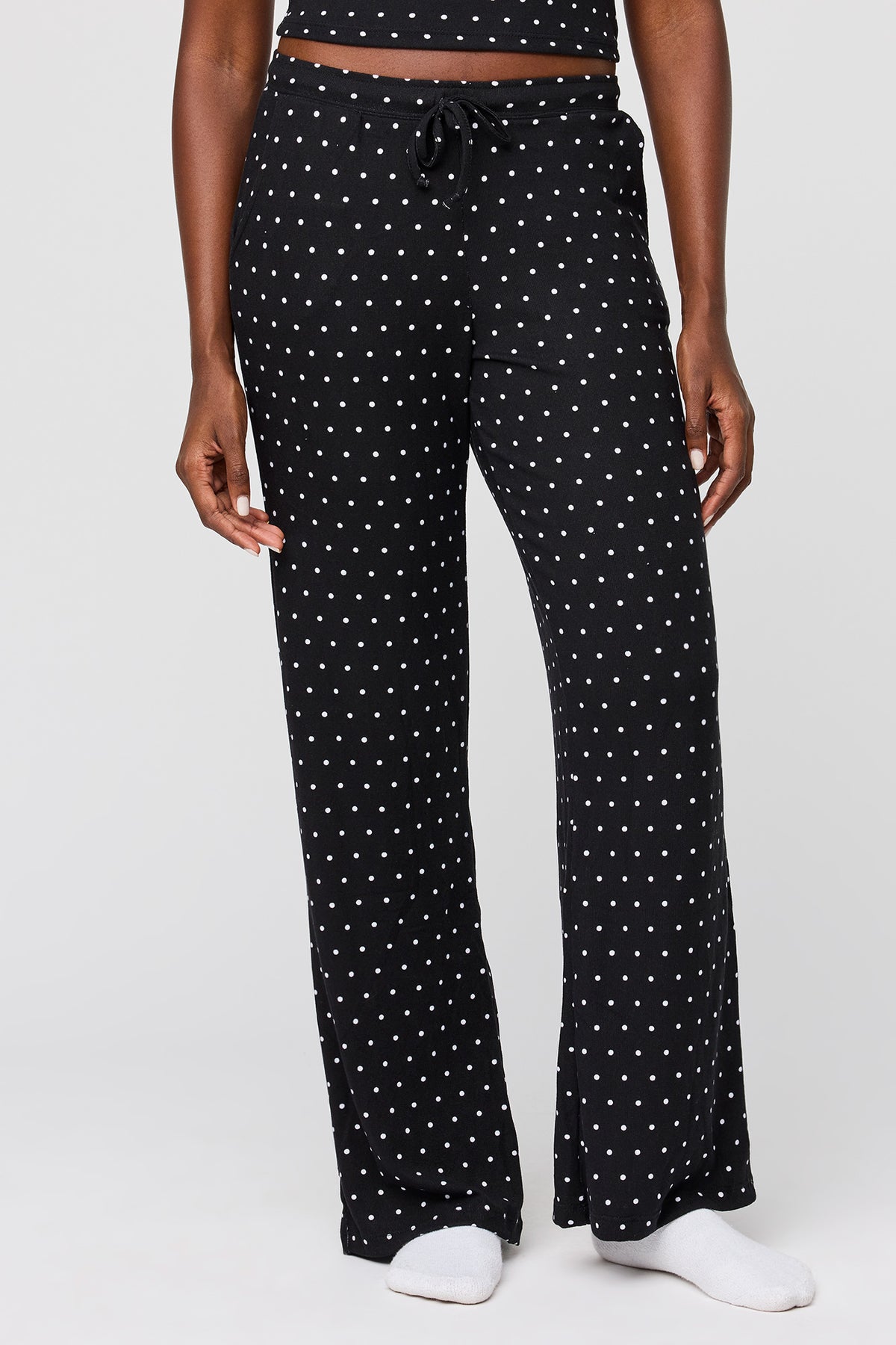 Alt View 3. Cami & Pant Printed Pajama Set - Black