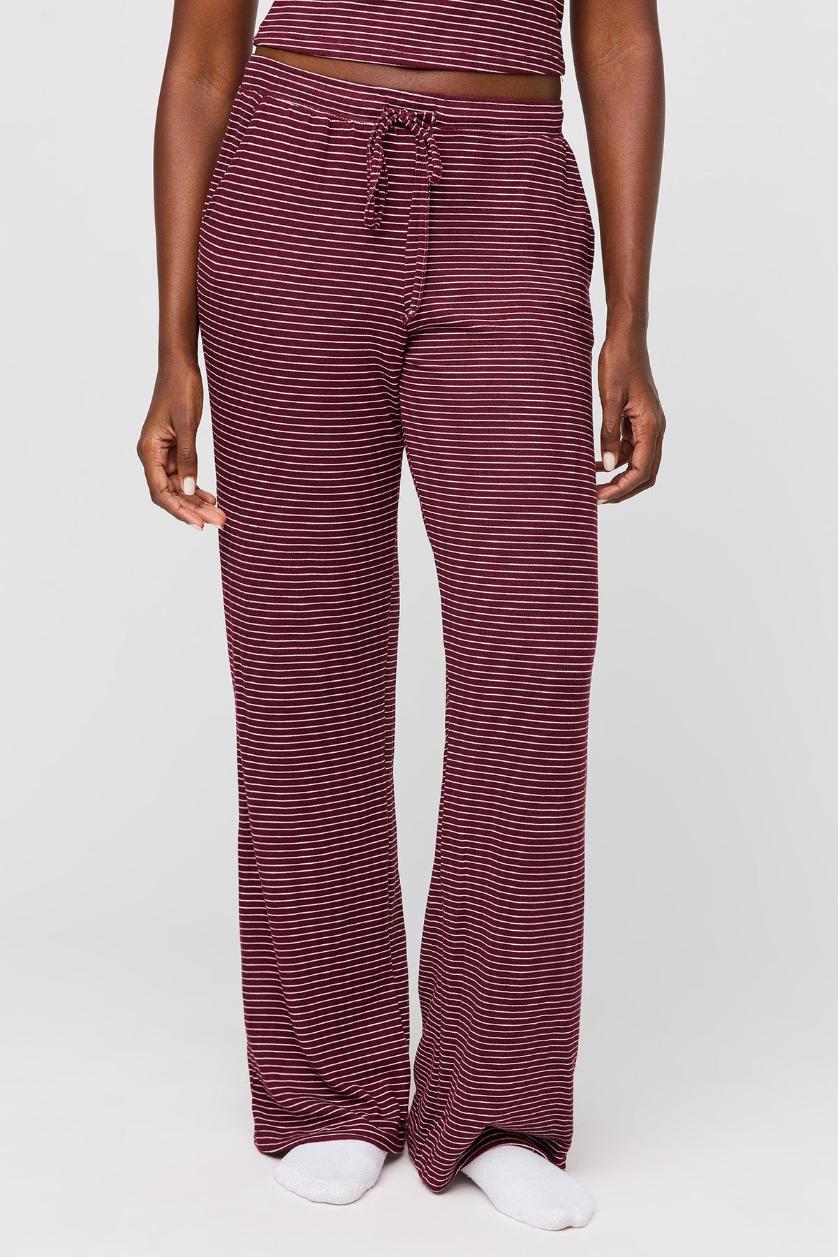 Alt View 3. Cami & Pant Printed Pajama Set - Burgundy