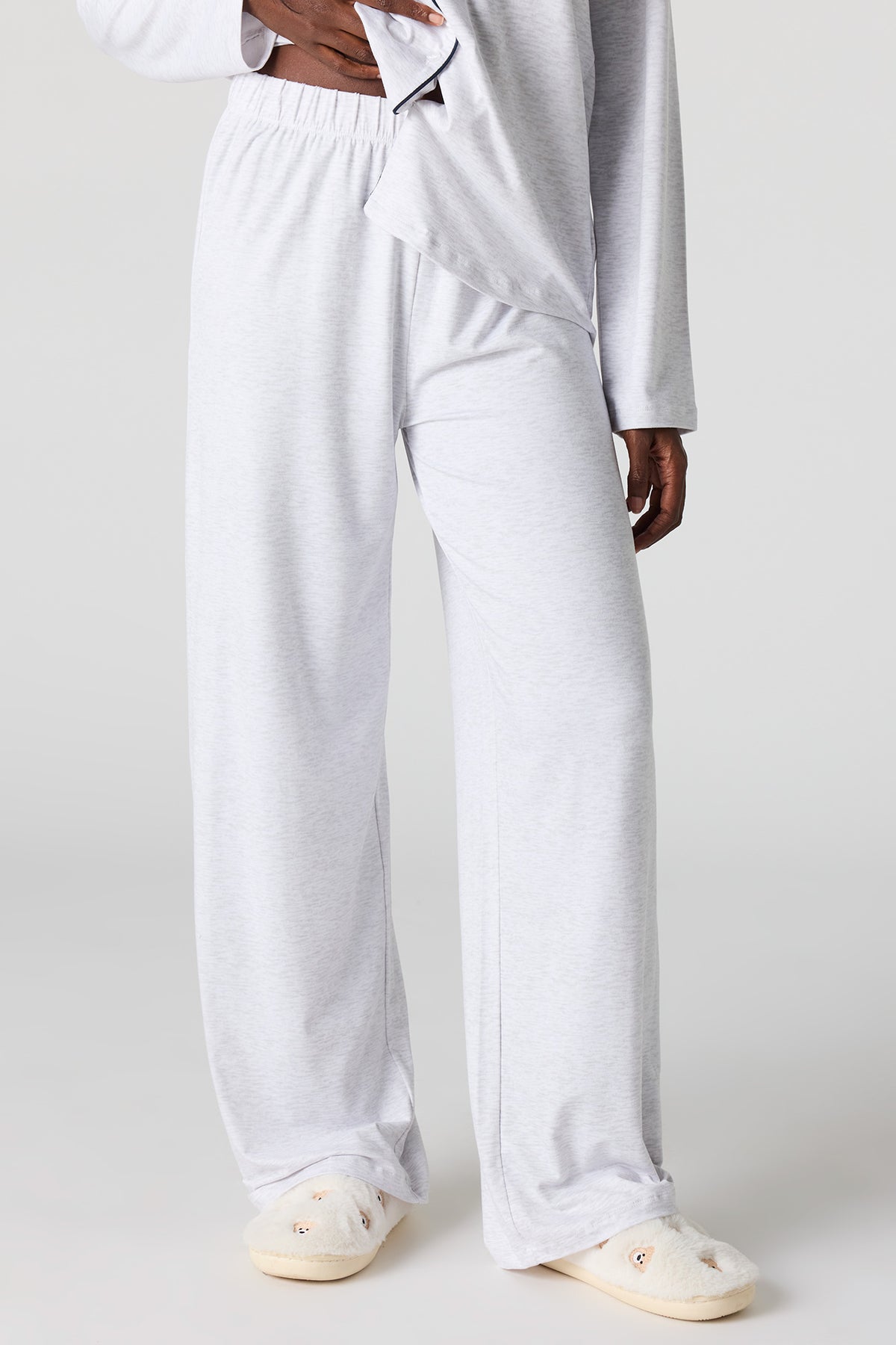 Vue alternative 3. Ensemble pyjama avec haut boutonné avec col et pantalons