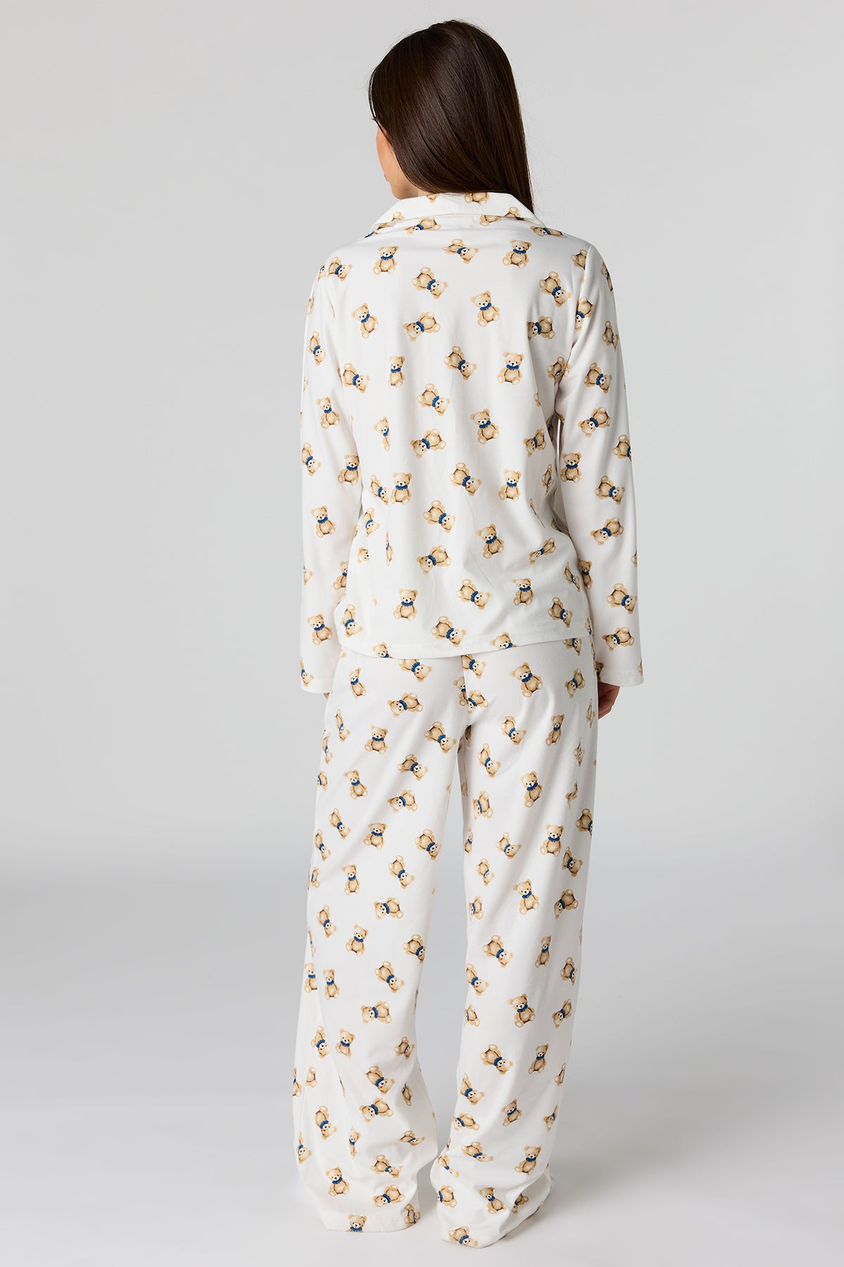 Vue alternative 4. Ensemble pyjama avec haut boutonné imprimé et pantalon